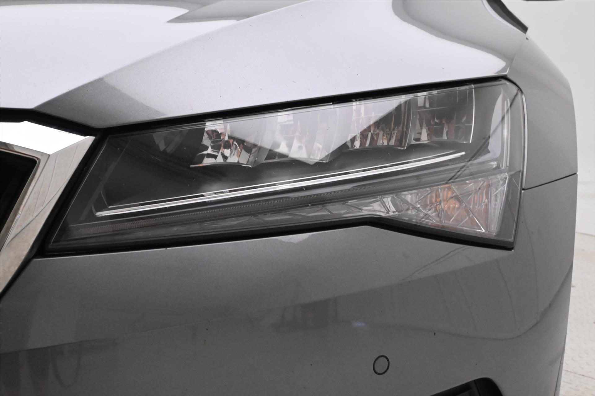 Hlavní fotografie vozu Škoda Superb 2,0 TDI 110 kW DSG TAŽNÉ NAVI Záruka až 5 let (30)