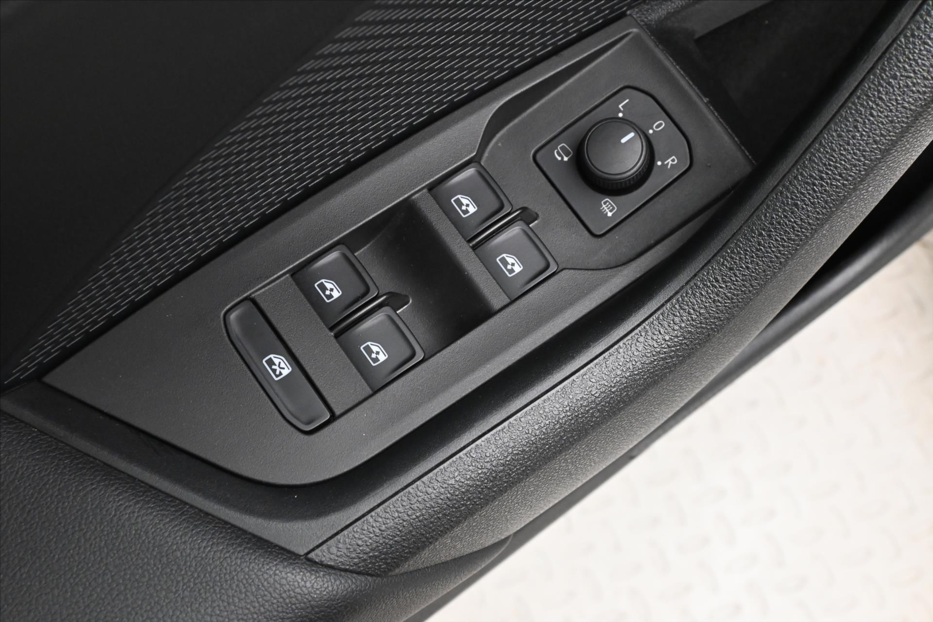 Hlavní fotografie vozu Škoda Octavia 1,4 TSI iV 110 kW DSG Ambition Záruka až 5 let (25)