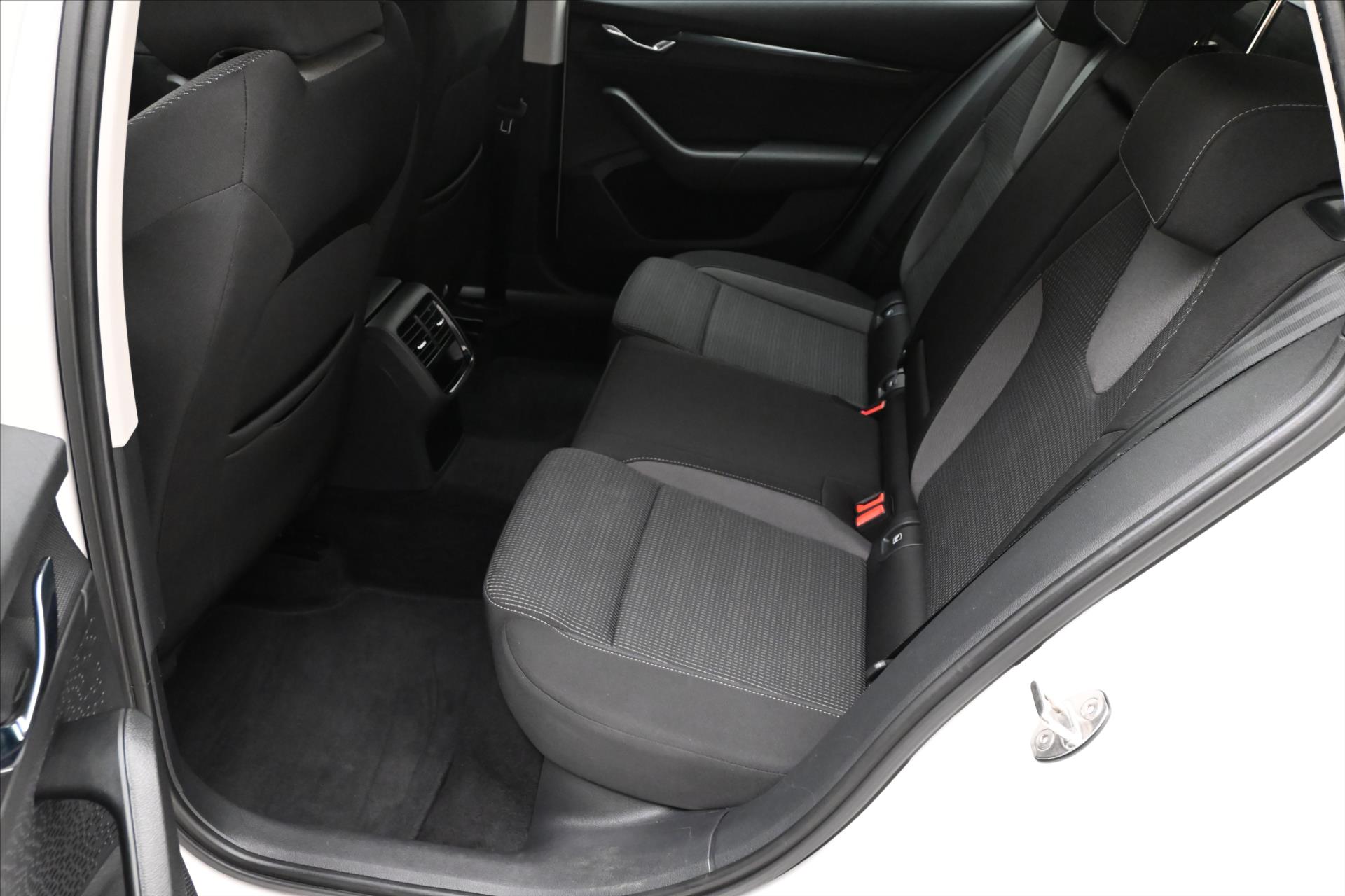 Hlavní fotografie vozu Škoda Octavia 1,4 TSI iV 150 kW DSG Ambition Záruka až 5 let (15)