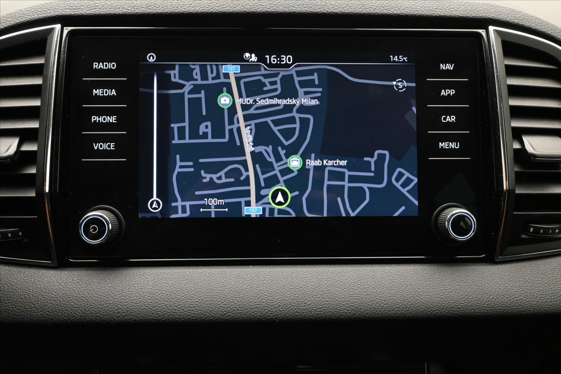 Main photo of the car Skoda Karoq 2.0 TDI 85 kW DSG VIRTUAL Warranty up to 5 years (21)