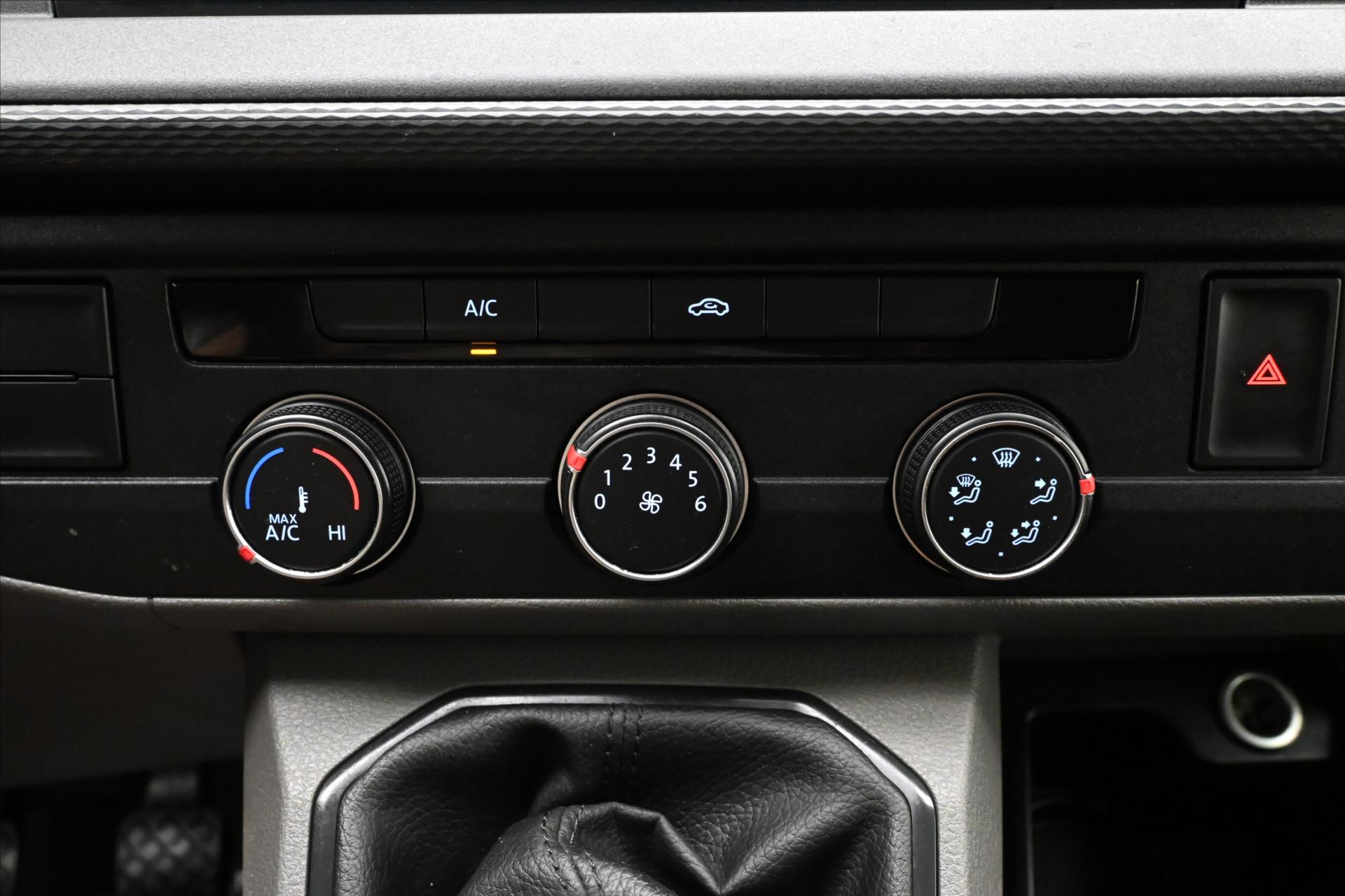 Hlavní fotografie vozu Volkswagen Transporter 2,0 TDI 110 kW AC Manuál Navi Záruka až 5 let (21)