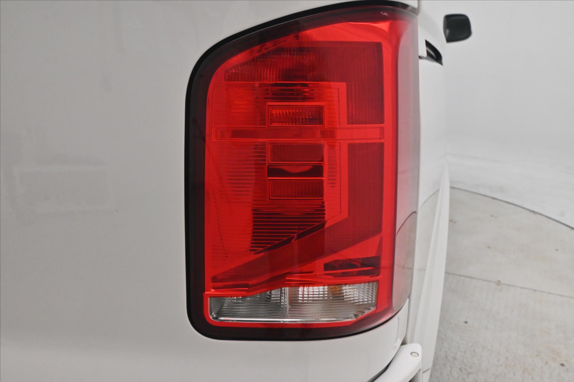 Hlavní fotografie vozu Volkswagen Transporter 2,0 TDI 110kW AC Manuál Navi Záruka až 5 let (30)
