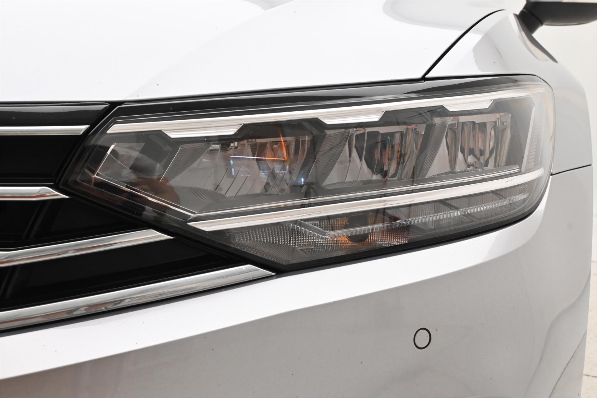 Hlavní fotografie vozu Volkswagen Passat 2,0 TDI 110 kW DSG Business Záruka až 5 let (29)