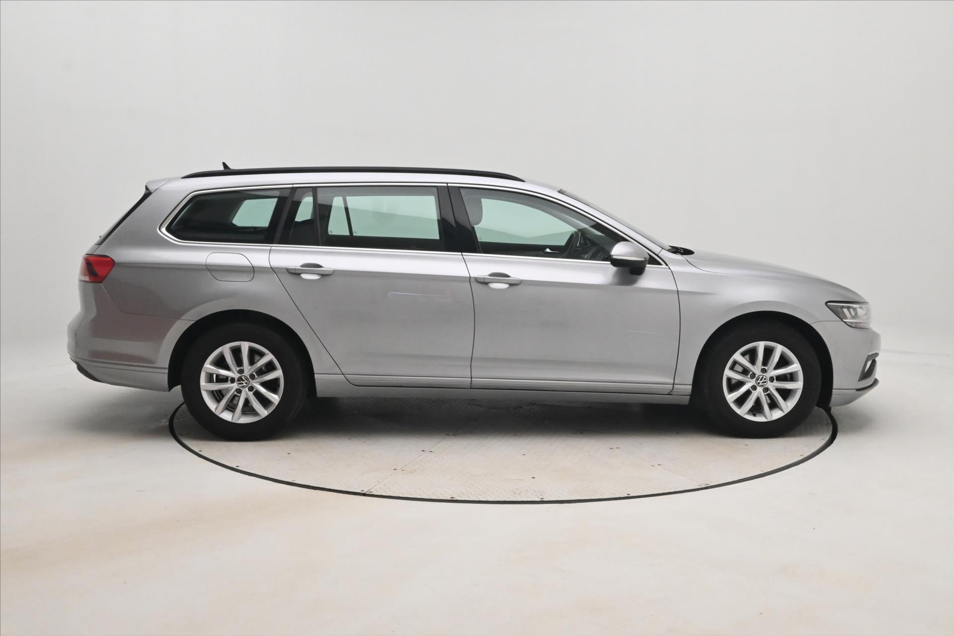 Hlavní fotografie vozu Volkswagen Passat 2,0 TDI 110 kW DSG Business Záruka až 5 let (4)