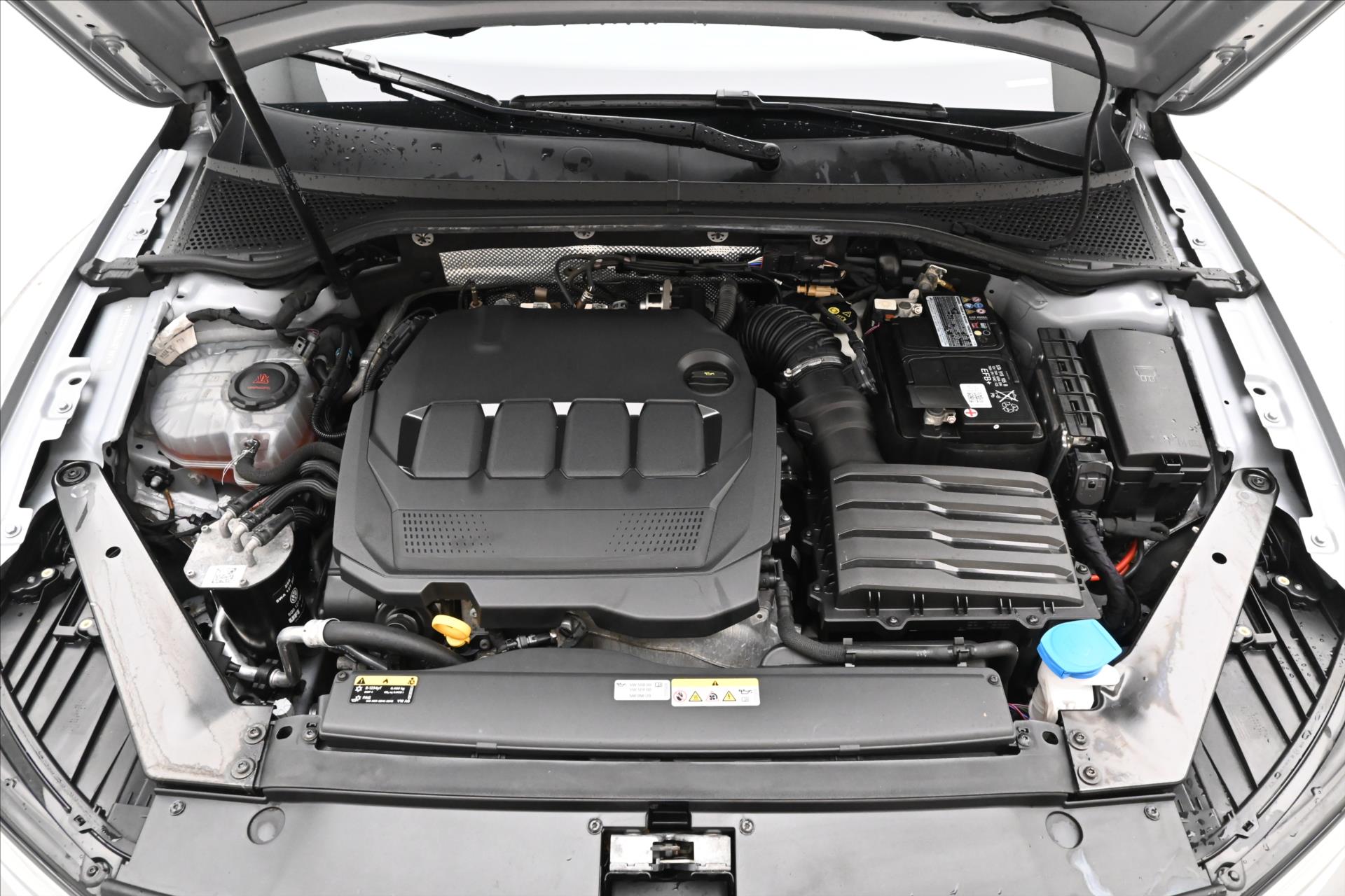 Hlavní fotografie vozu Volkswagen Passat 2,0 TDI 110 kW DSG Business Záruka až 5 let (9)