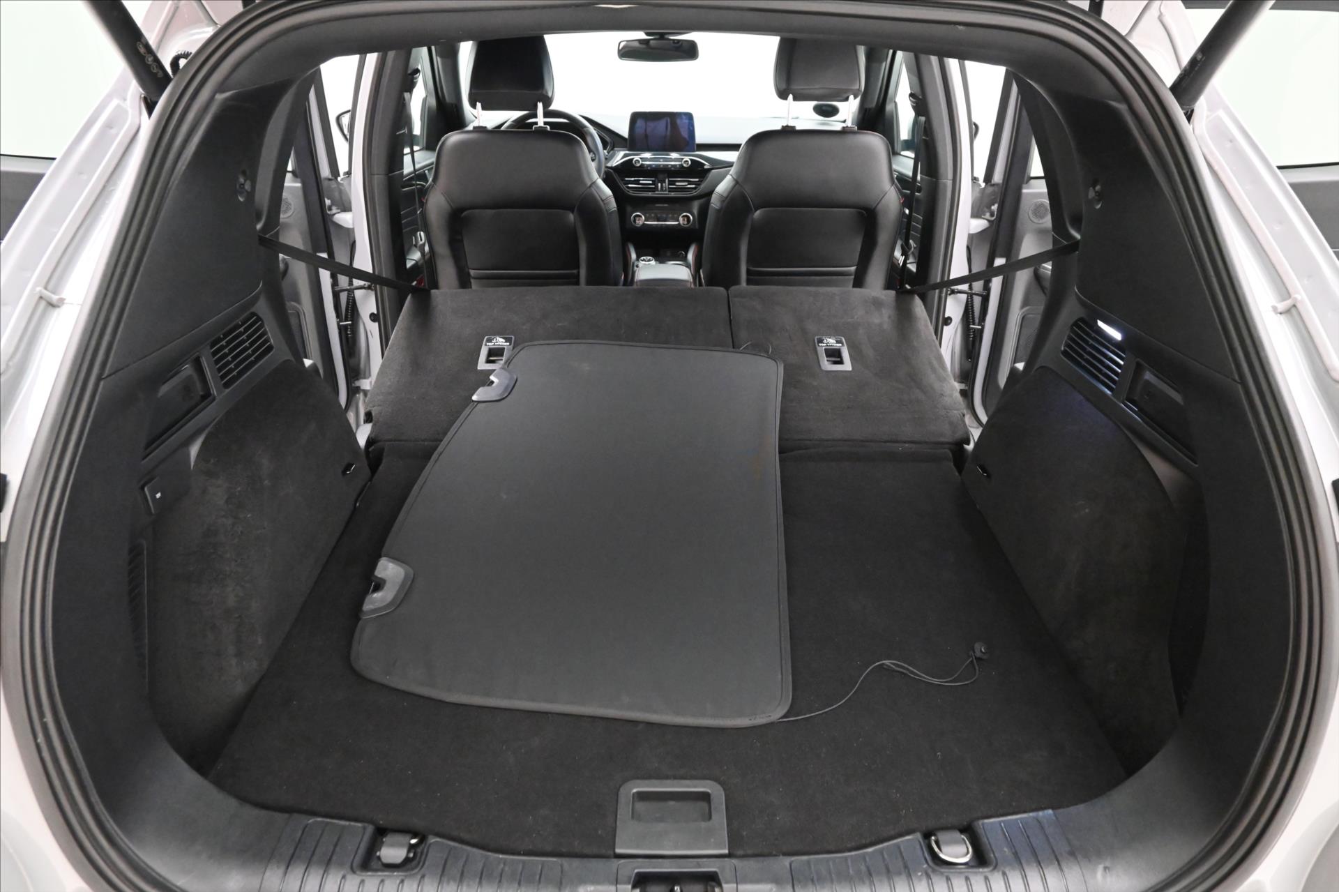 Hlavní fotografie vozu Ford Kuga 2,5 PHEV 165kW ST-LINE Záruka až 5 let (11)