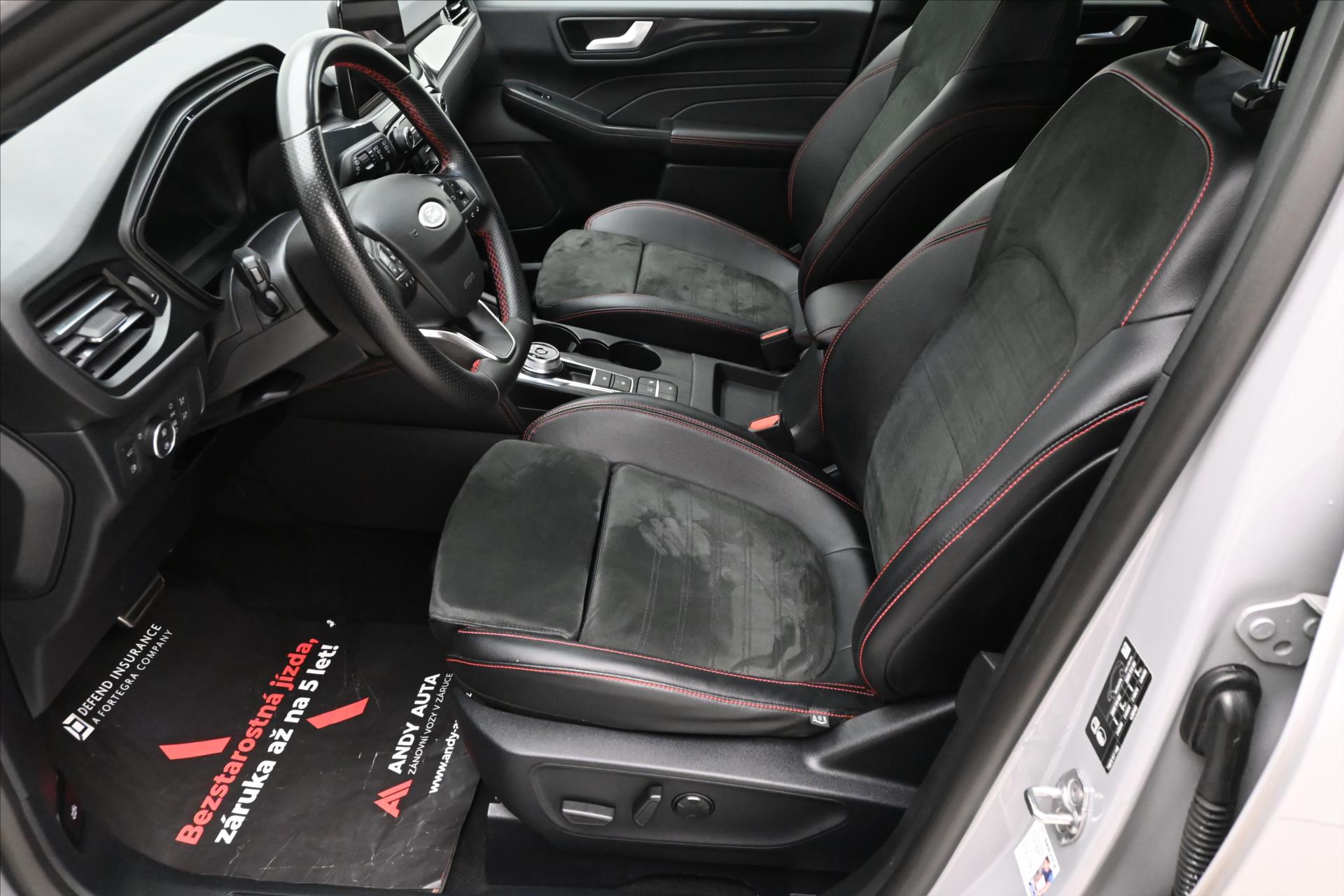 Hlavní fotografie vozu Ford Kuga 2,5 PHEV 165kW ST-LINE Záruka až 5 let (13)