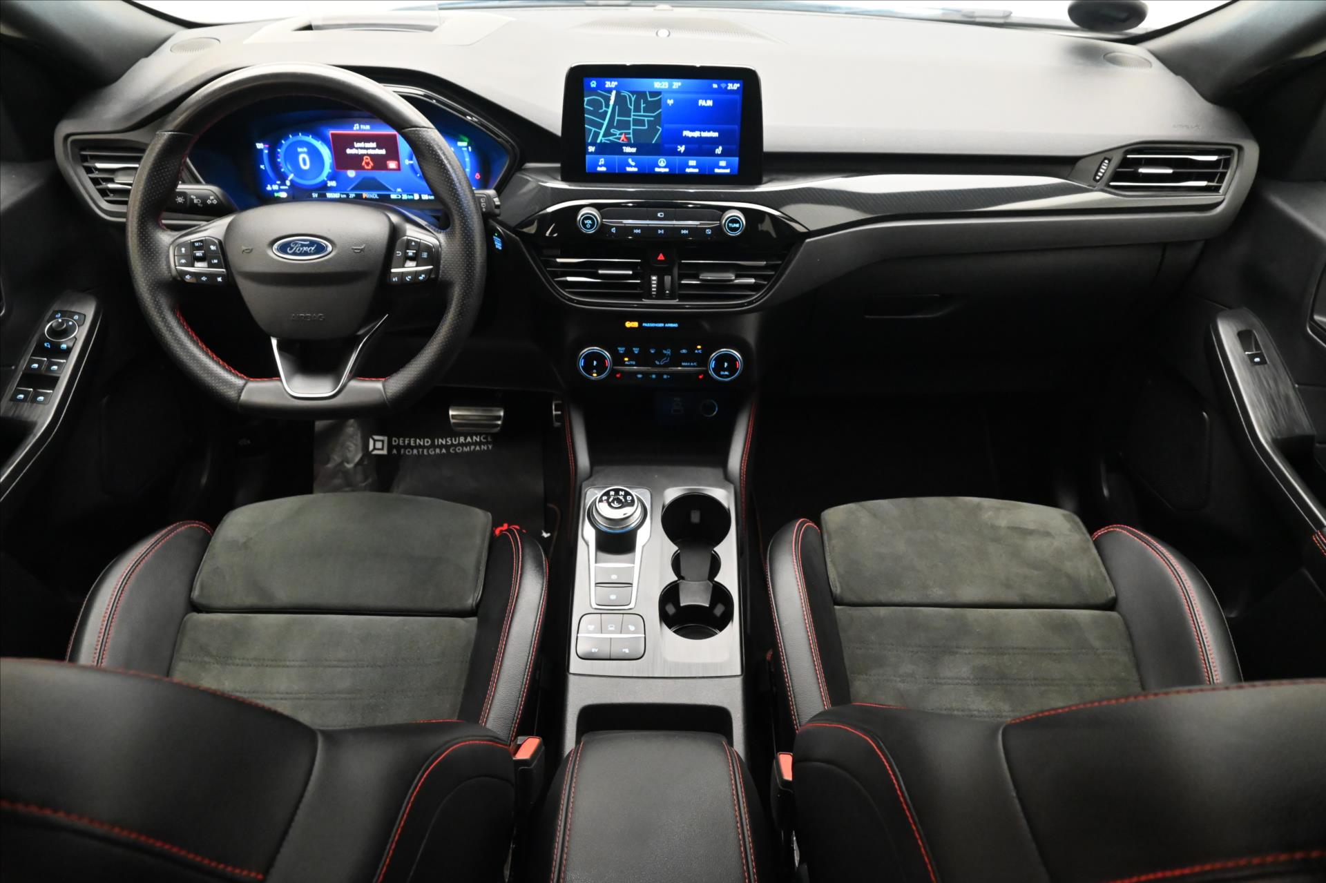 Hlavní fotografie vozu Ford Kuga 2,5 PHEV 165kW ST-LINE Záruka až 5 let (15)