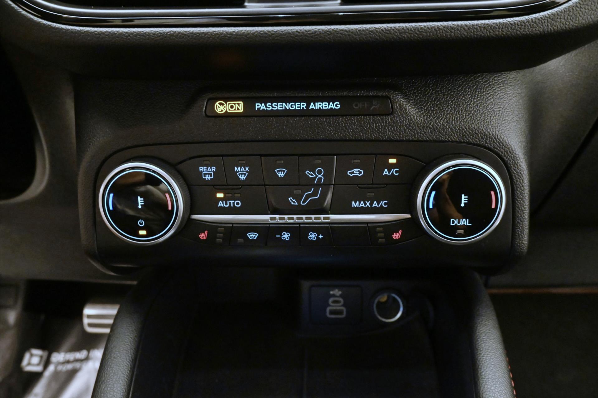 Hlavní fotografie vozu Ford Kuga 2,5 PHEV 165kW ST-LINE Záruka až 5 let (20)