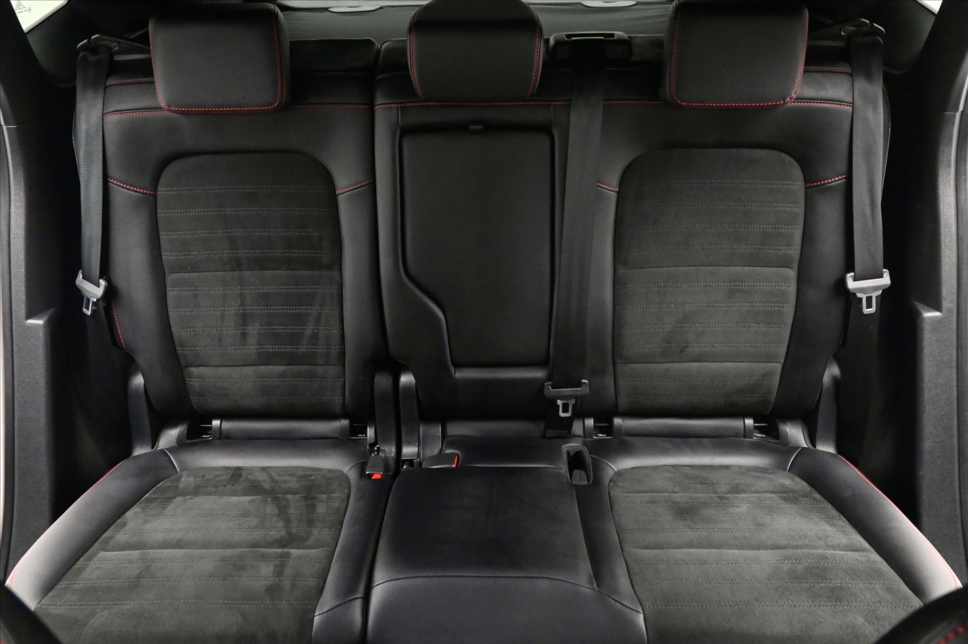 Hlavní fotografie vozu Ford Kuga 2,5 PHEV 165kW ST-LINE Záruka až 5 let (27)