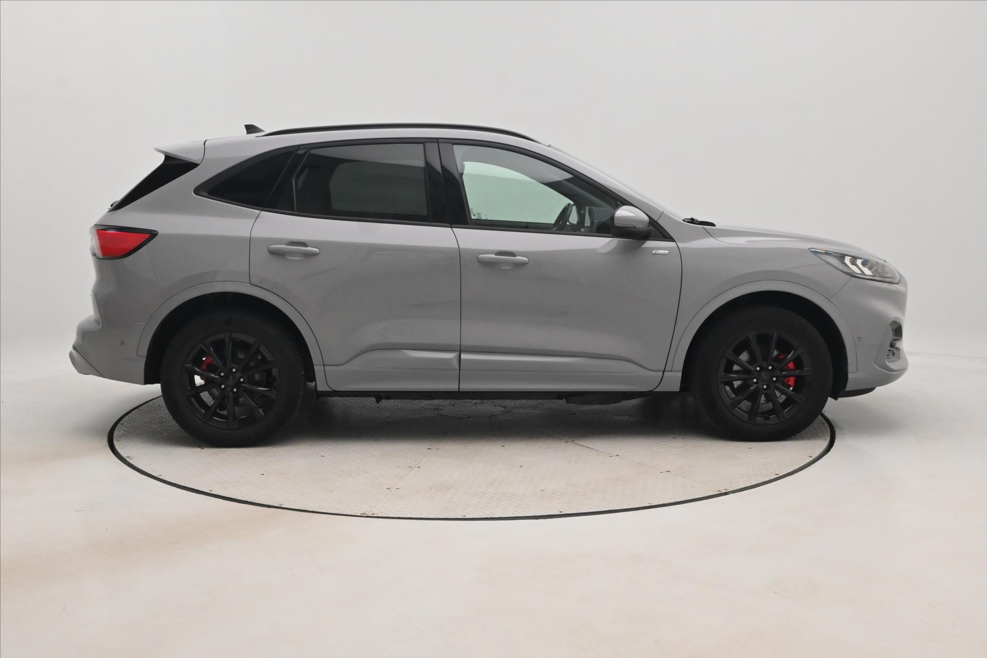 Hlavní fotografie vozu Ford Kuga 2,5 PHEV 165kW ST-LINE Záruka až 5 let (4)