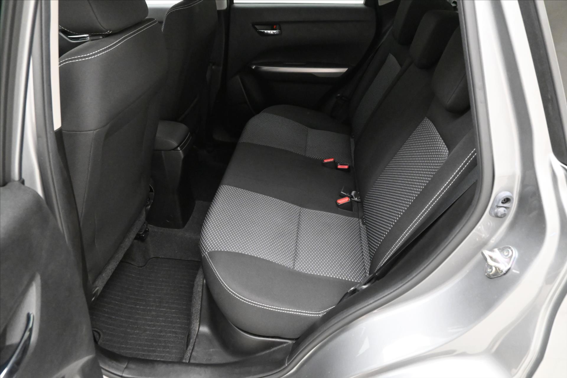 Hlavní fotografie vozu Suzuki Vitara 1,4 HYBRID 95kW Active Záruka až 5 let (14)