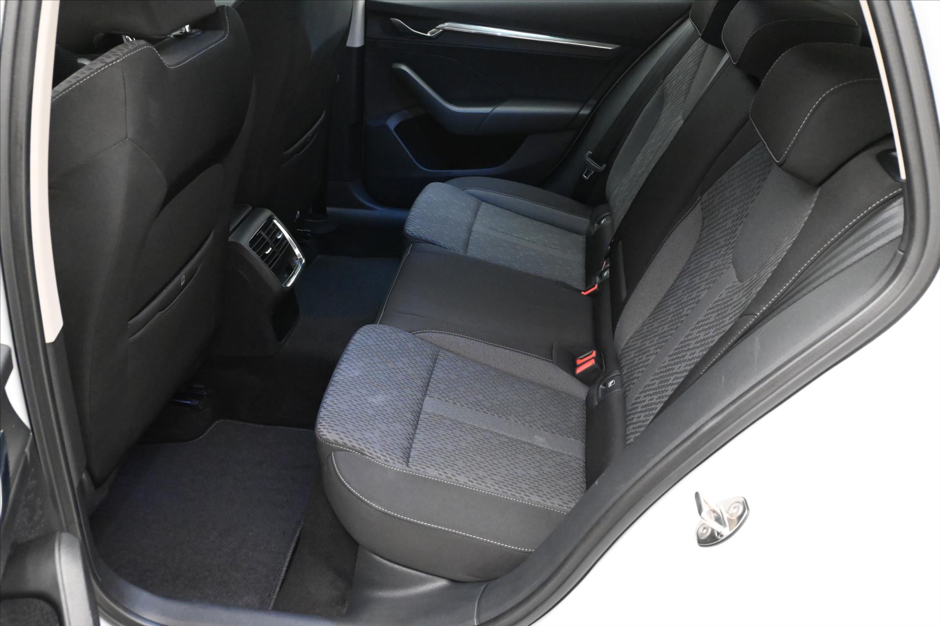 Hlavní fotografie vozu Škoda Octavia 2,0 TDI 85kW Style Záruka až 5 let (14)