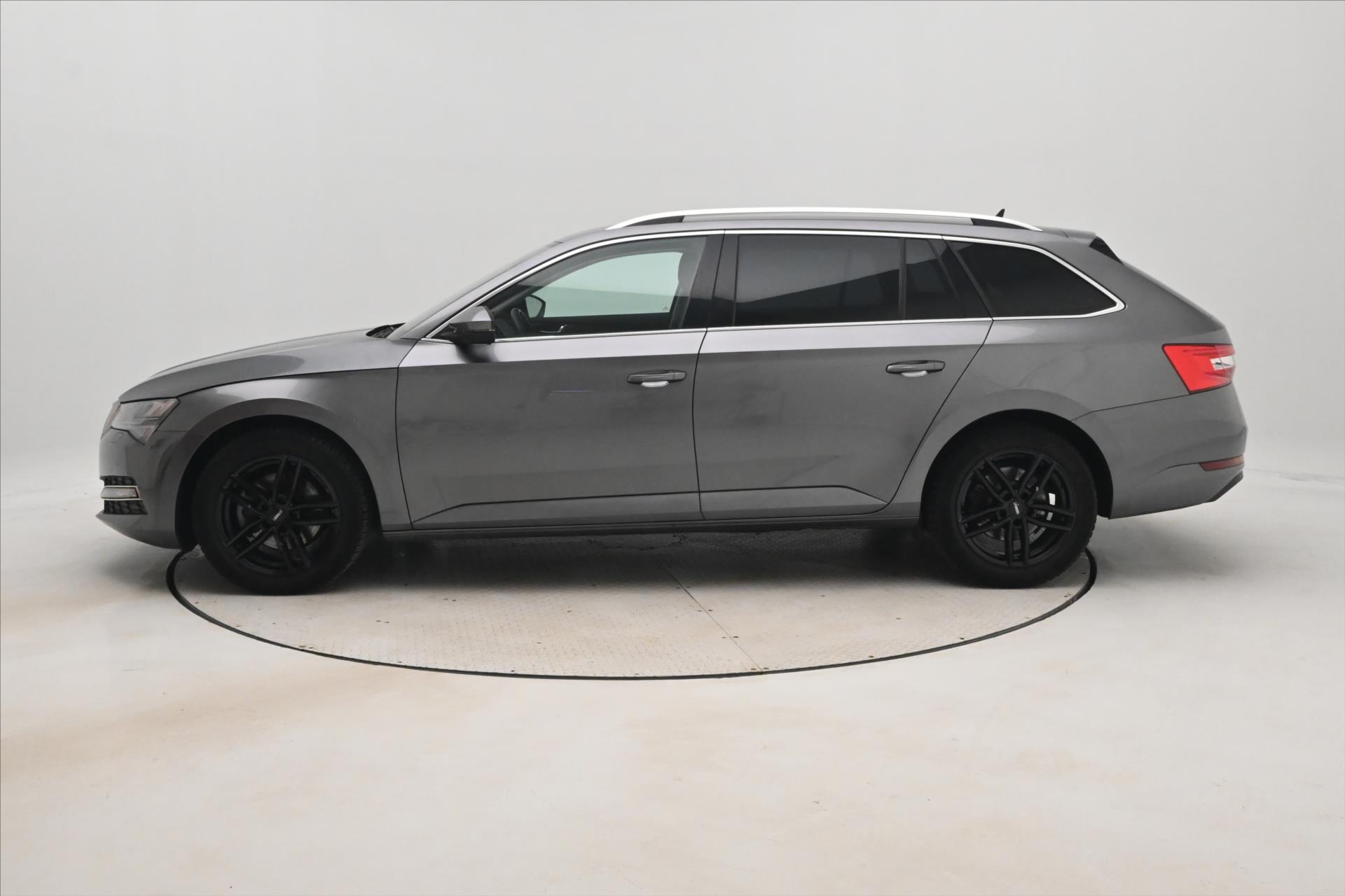 Hlavní fotografie vozu Škoda Superb 2,0 TDI 110 kW DSG Style Záruka až 5 let (8)