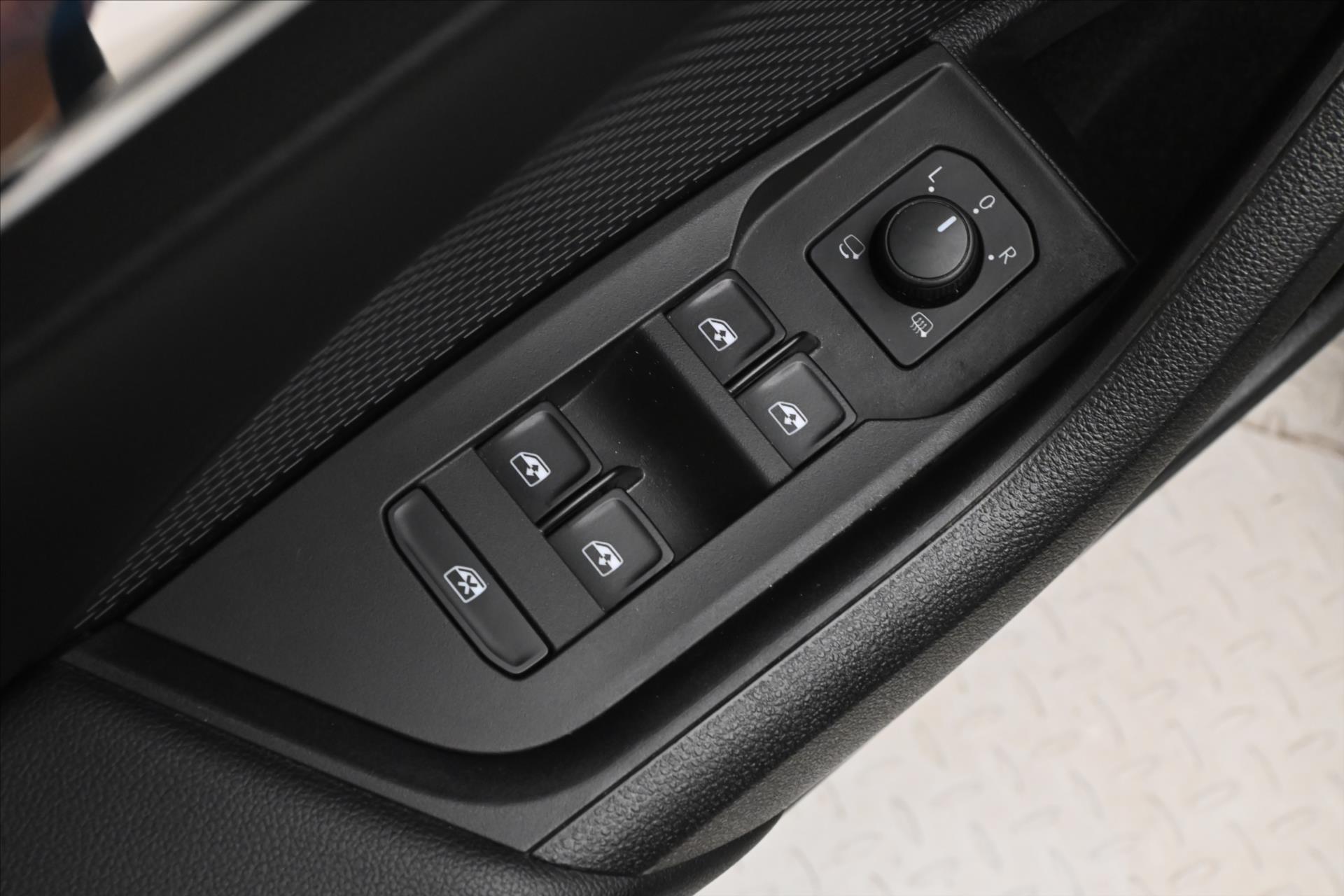 Main photo of the car Skoda Octavia 2.0 TDI 110kW DSG Style Warranty up to 5 years (26)