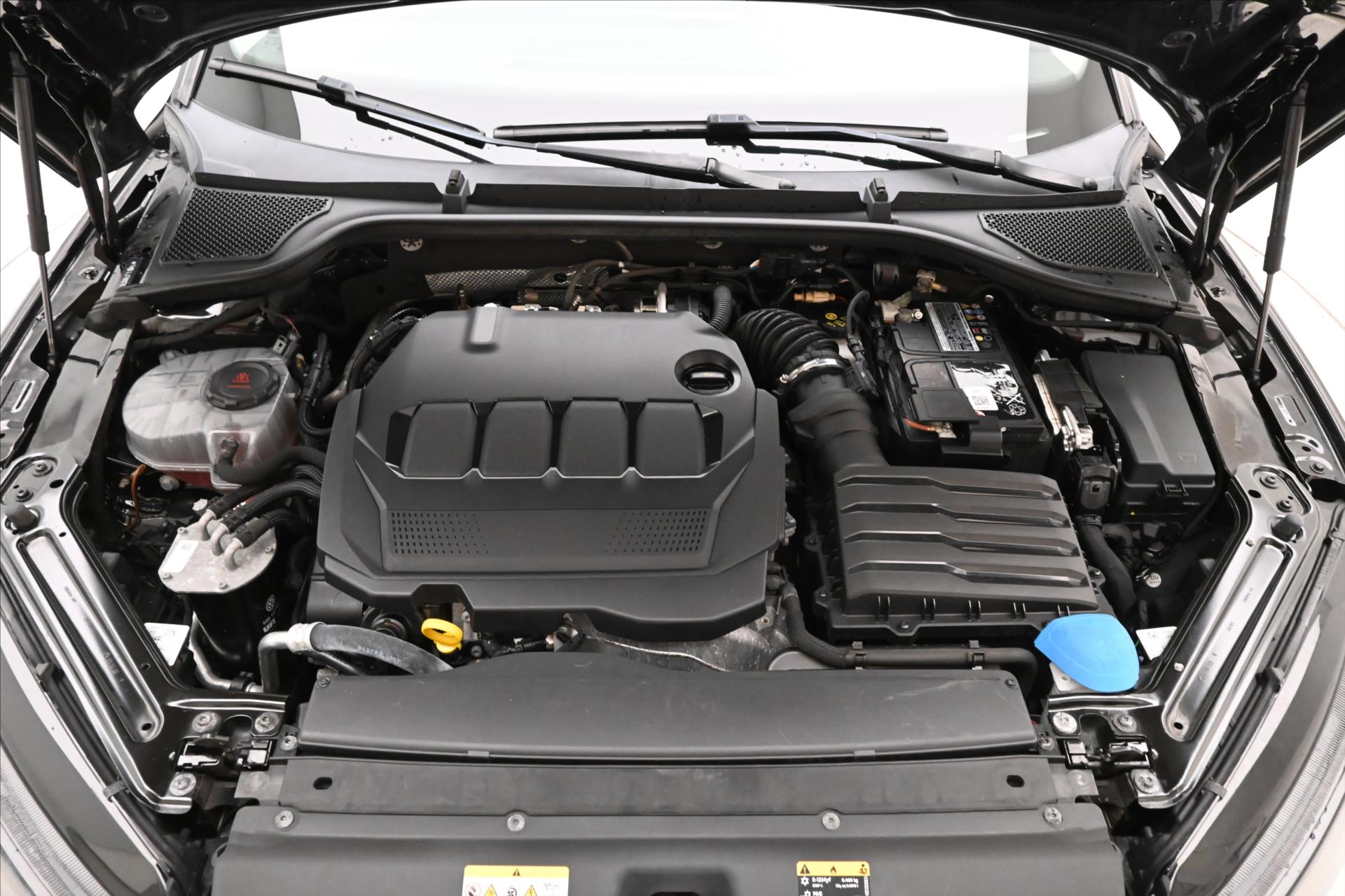 Main photo of the car Skoda Octavia 2.0 TDI 110kW DSG Style Warranty up to 5 years (9)