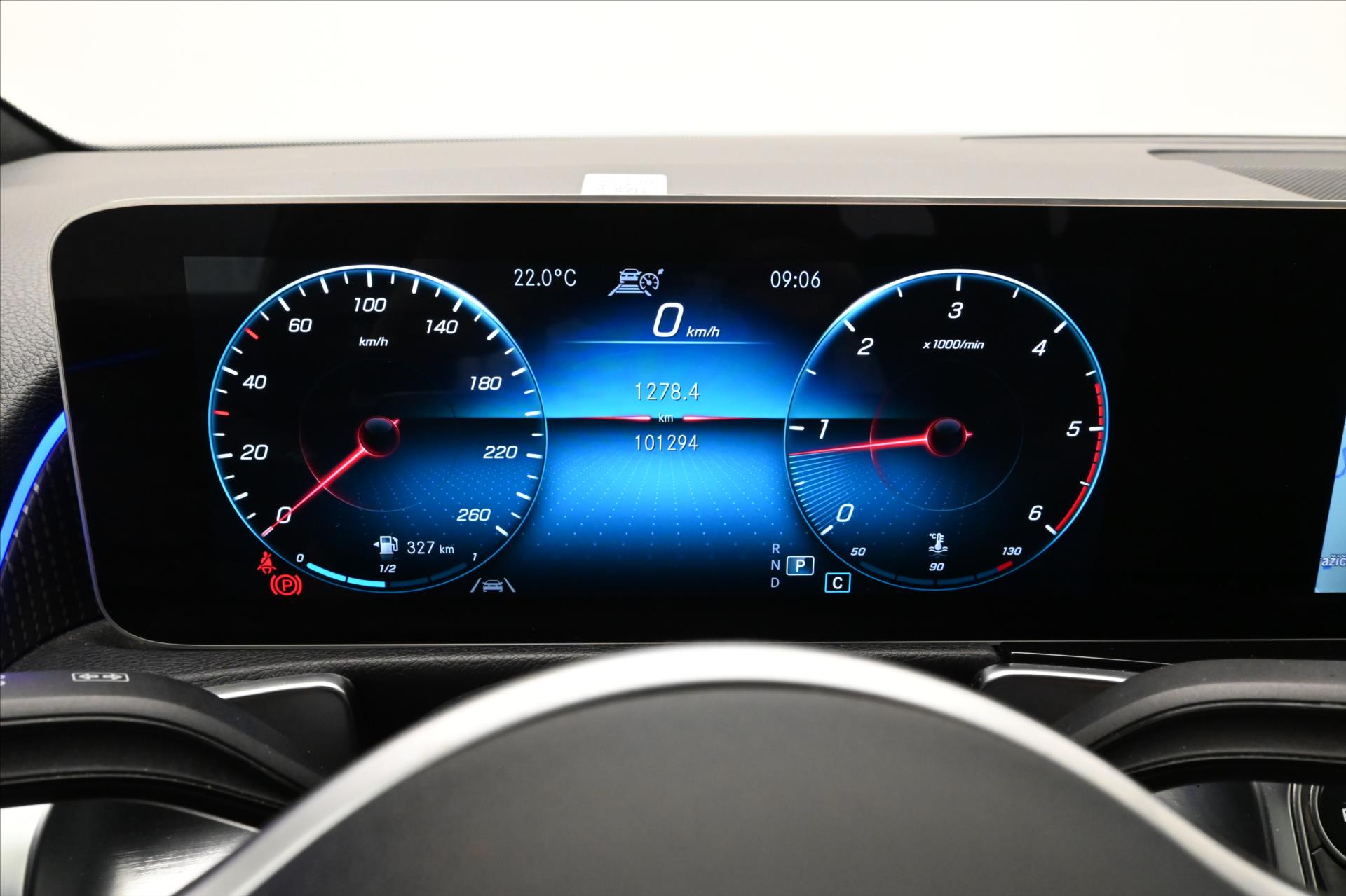 Main photo of the car Mercedes-Benz GLB 2.0 220d 140 kW 4MATIC Warranty up to 5 years (16)