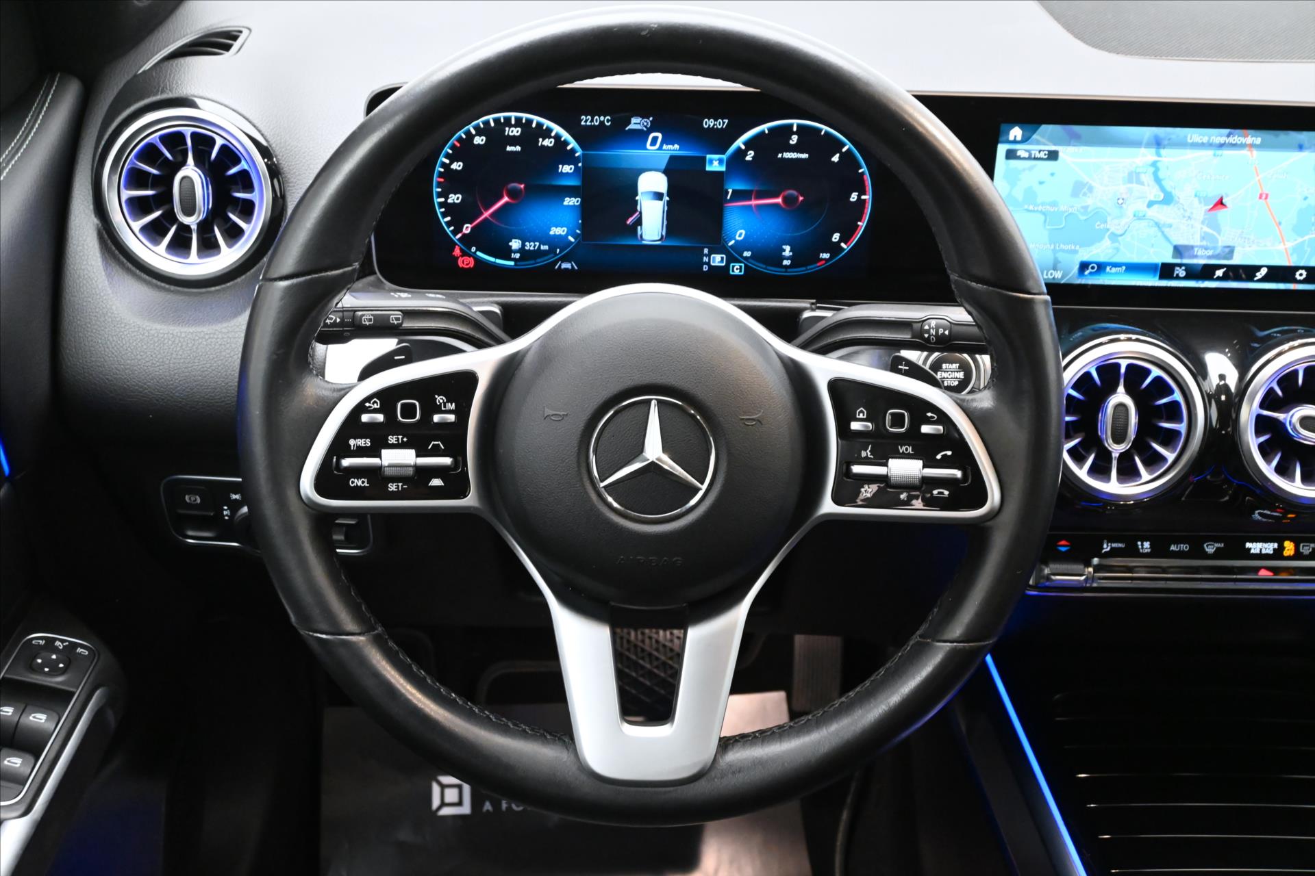 Main photo of the car Mercedes-Benz GLB 2.0 220d 140 kW 4MATIC Warranty up to 5 years (18)
