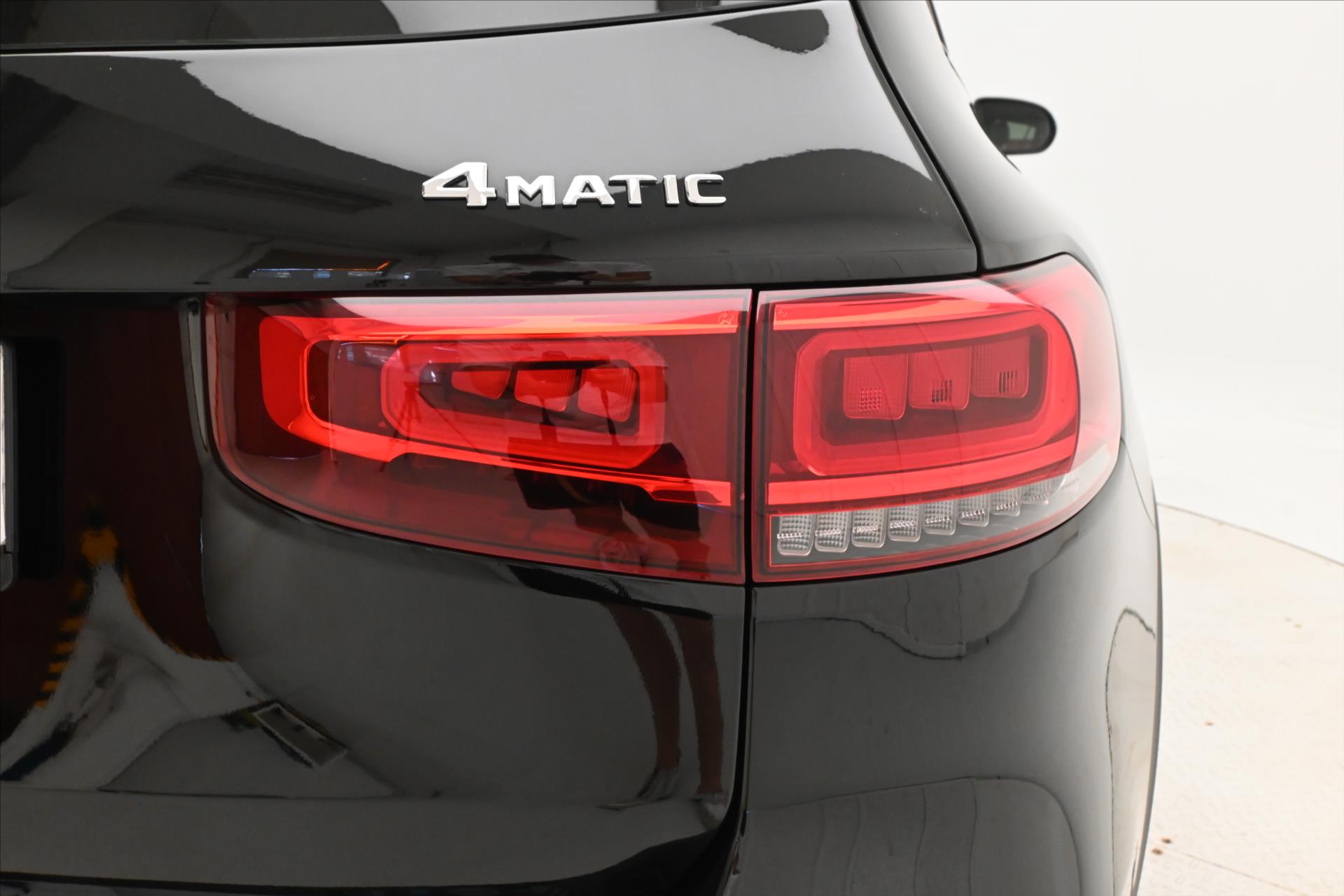 Main photo of the car Mercedes-Benz GLB 2.0 220d 140 kW 4MATIC Warranty up to 5 years (29)