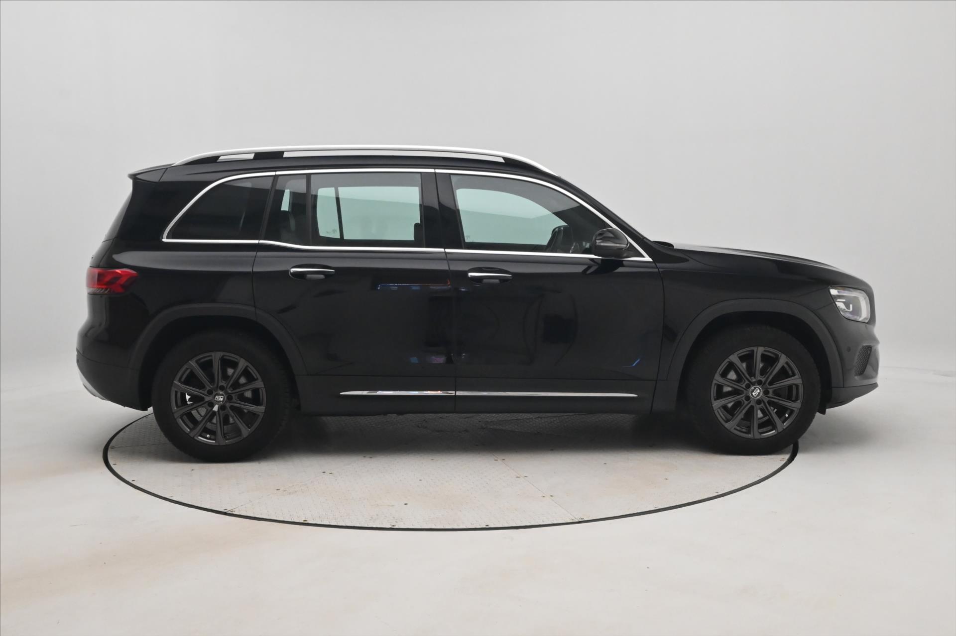 Main photo of the car Mercedes-Benz GLB 2.0 220d 140 kW 4MATIC Warranty up to 5 years (4)