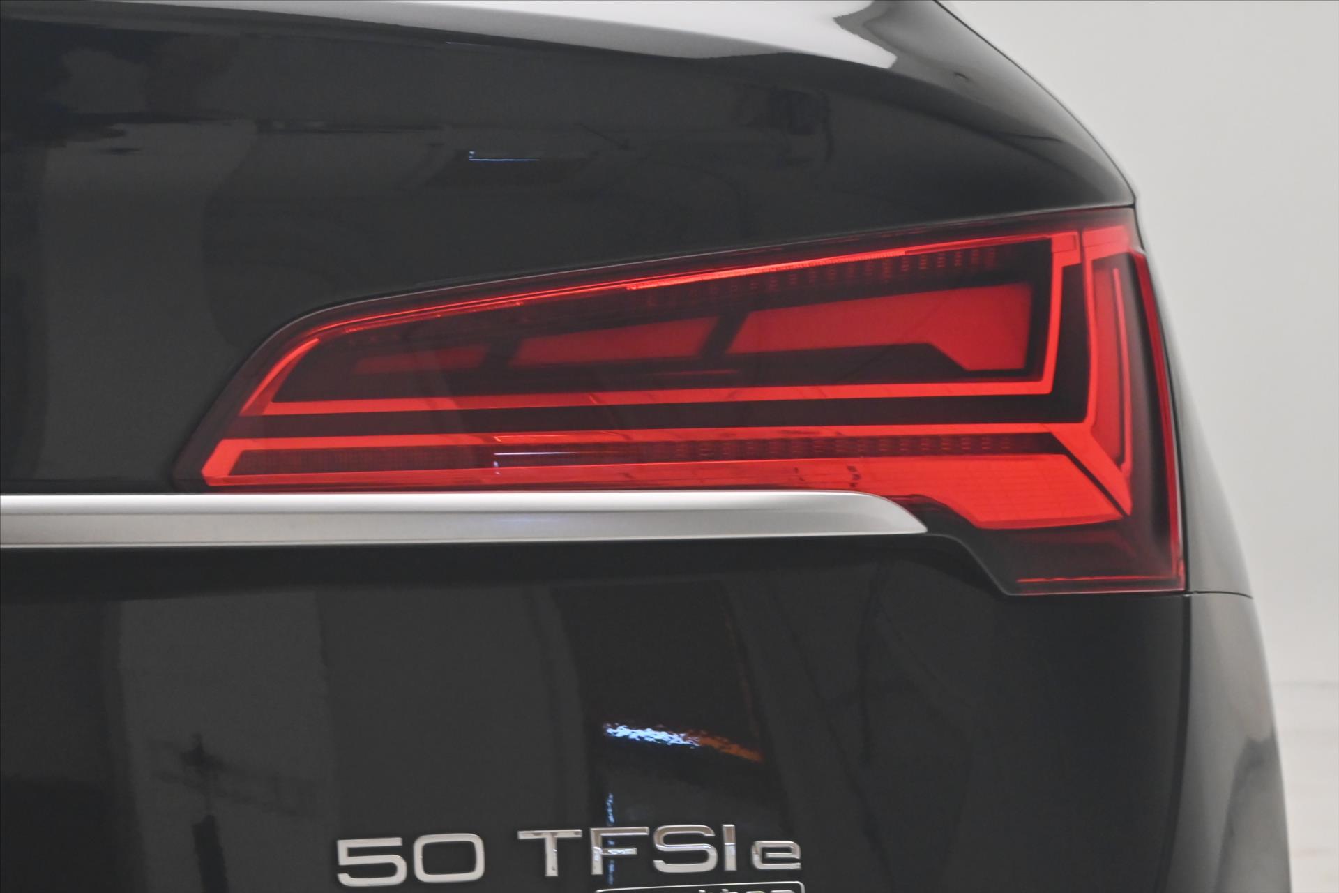 Hlavní fotografie vozu Audi Q5 2,0 50TFSIe 195kW 4x4 S-Tronic Sportback Záruka až 5 l (32)