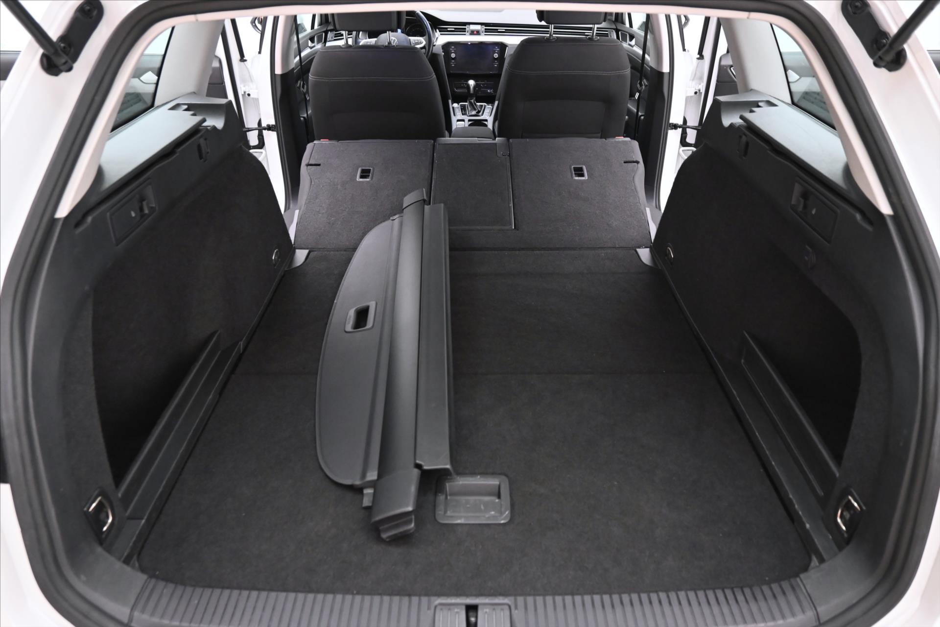 Main photo of the car Volkswagen Passat 2.0 TDI 110kW DSG Business Warranty up to 5 years (11)