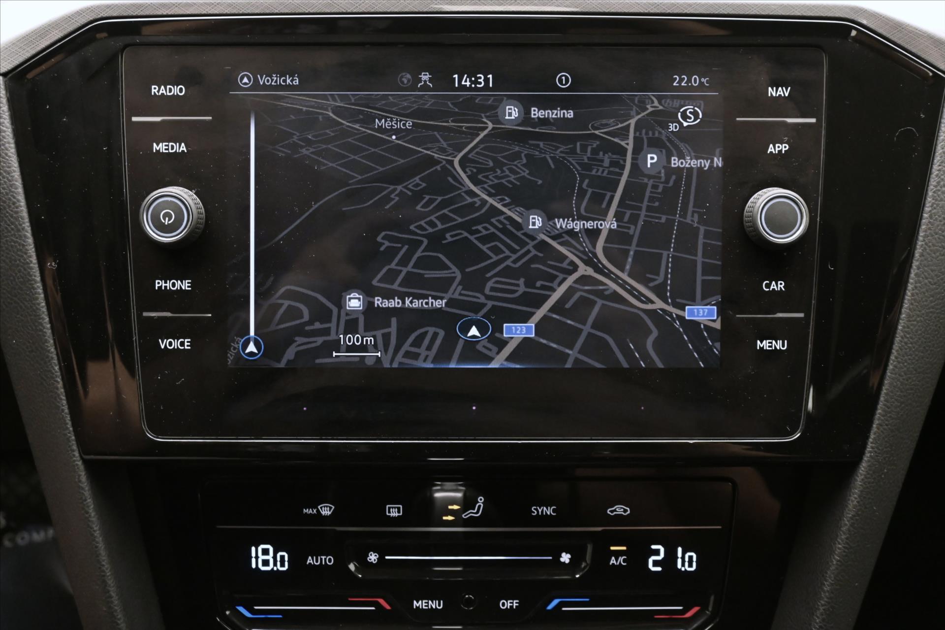 Main photo of the car Volkswagen Passat 2.0 TDI 110kW DSG Business Warranty up to 5 years (19)