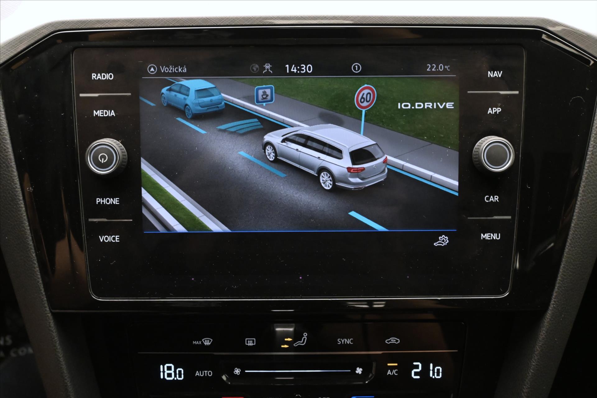 Main photo of the car Volkswagen Passat 2.0 TDI 110kW DSG Business Warranty up to 5 years (20)
