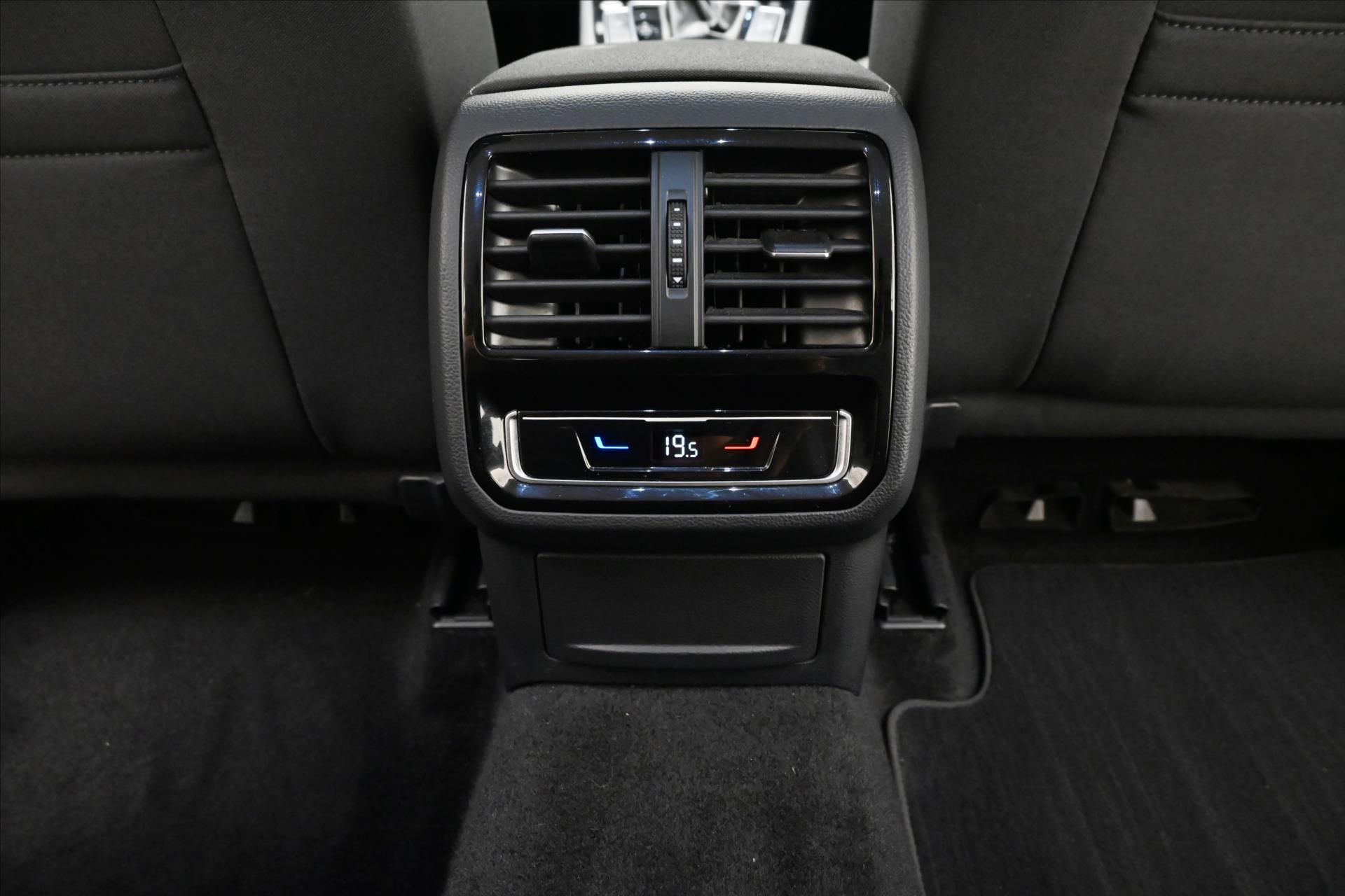 Main photo of the car Volkswagen Passat 2.0 TDI 110kW DSG Business Warranty up to 5 years (22)