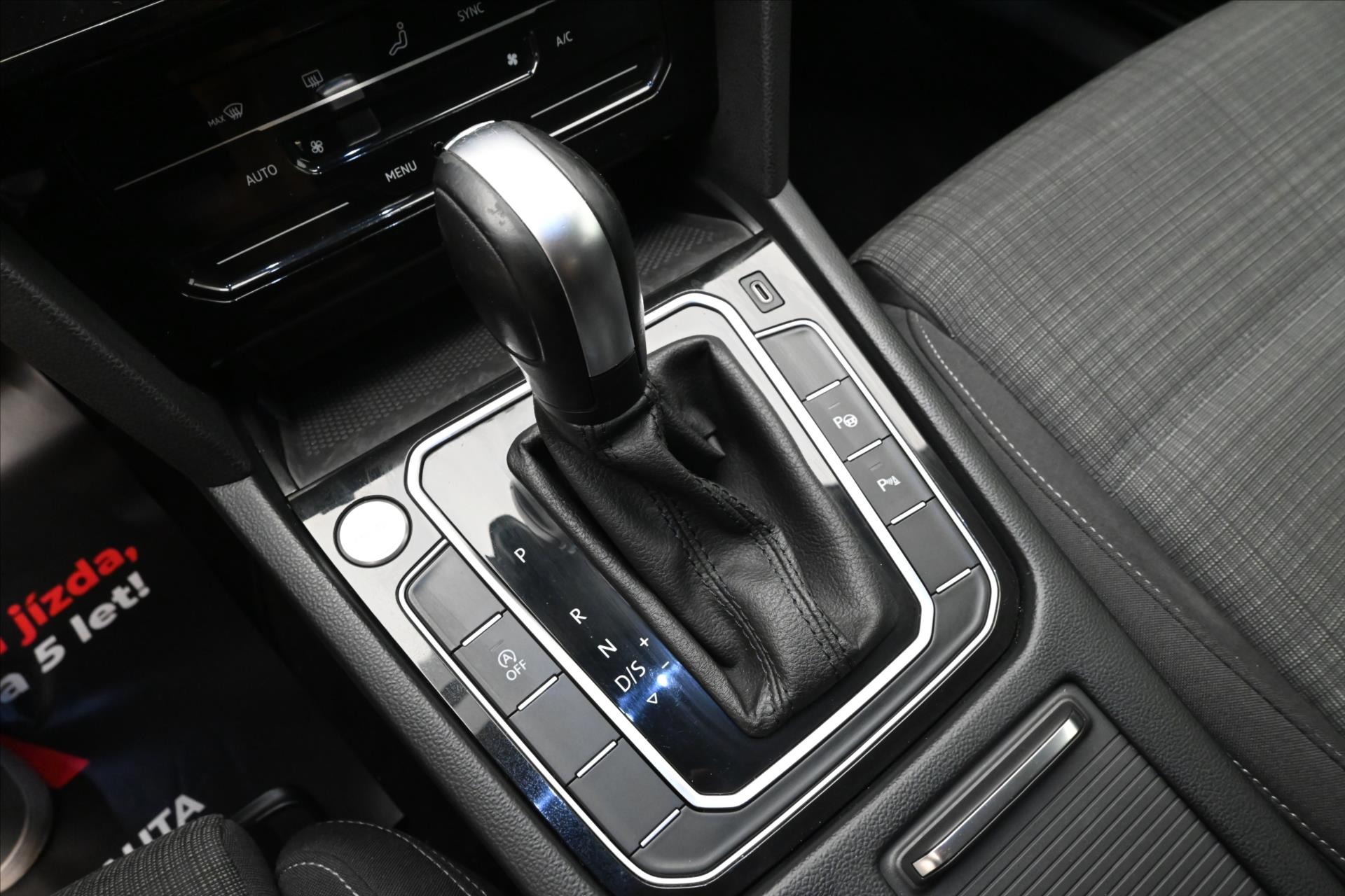 Main photo of the car Volkswagen Passat 2.0 TDI 110kW DSG Business Warranty up to 5 years (23)