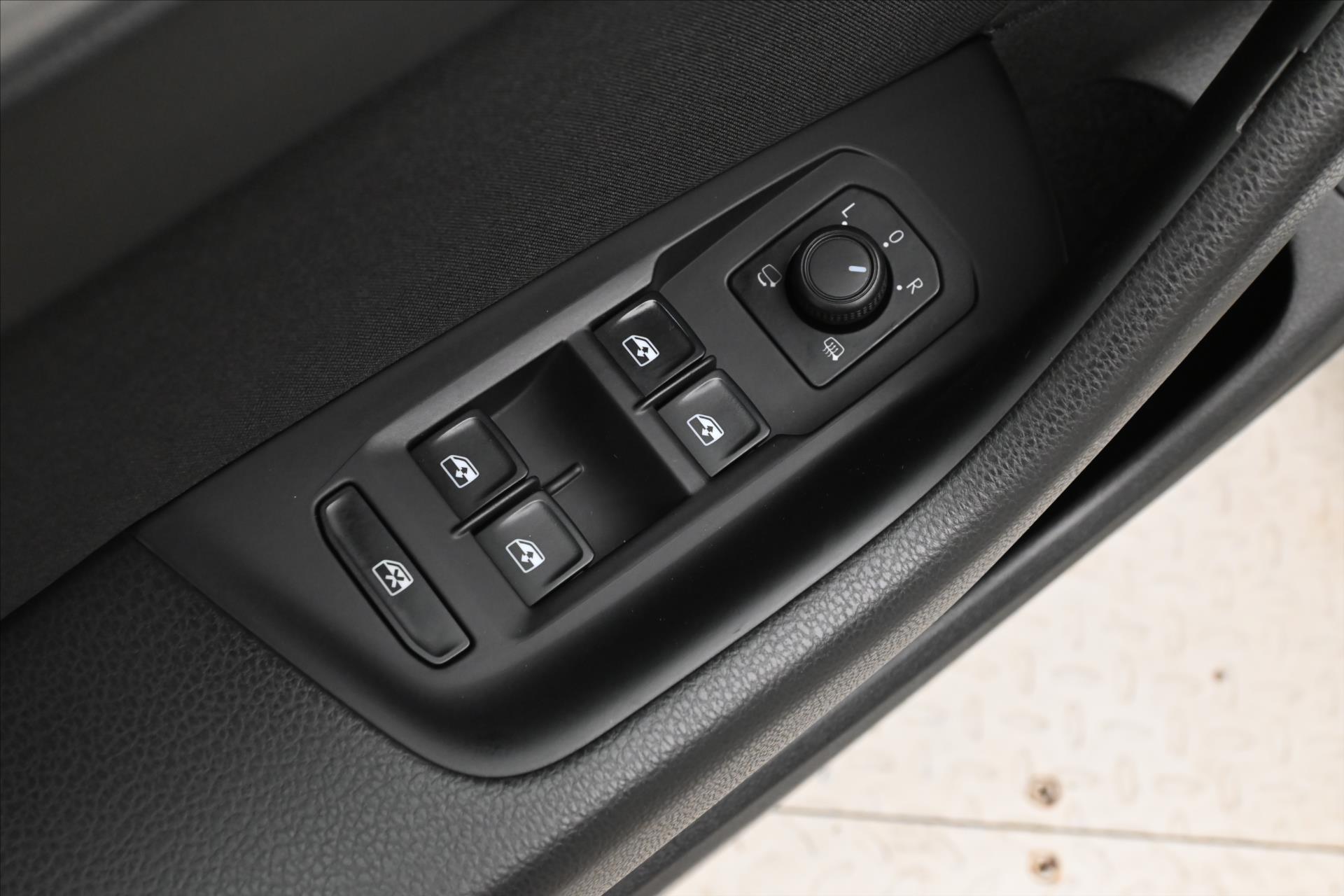 Main photo of the car Volkswagen Passat 2.0 TDI 110kW DSG Business Warranty up to 5 years (26)