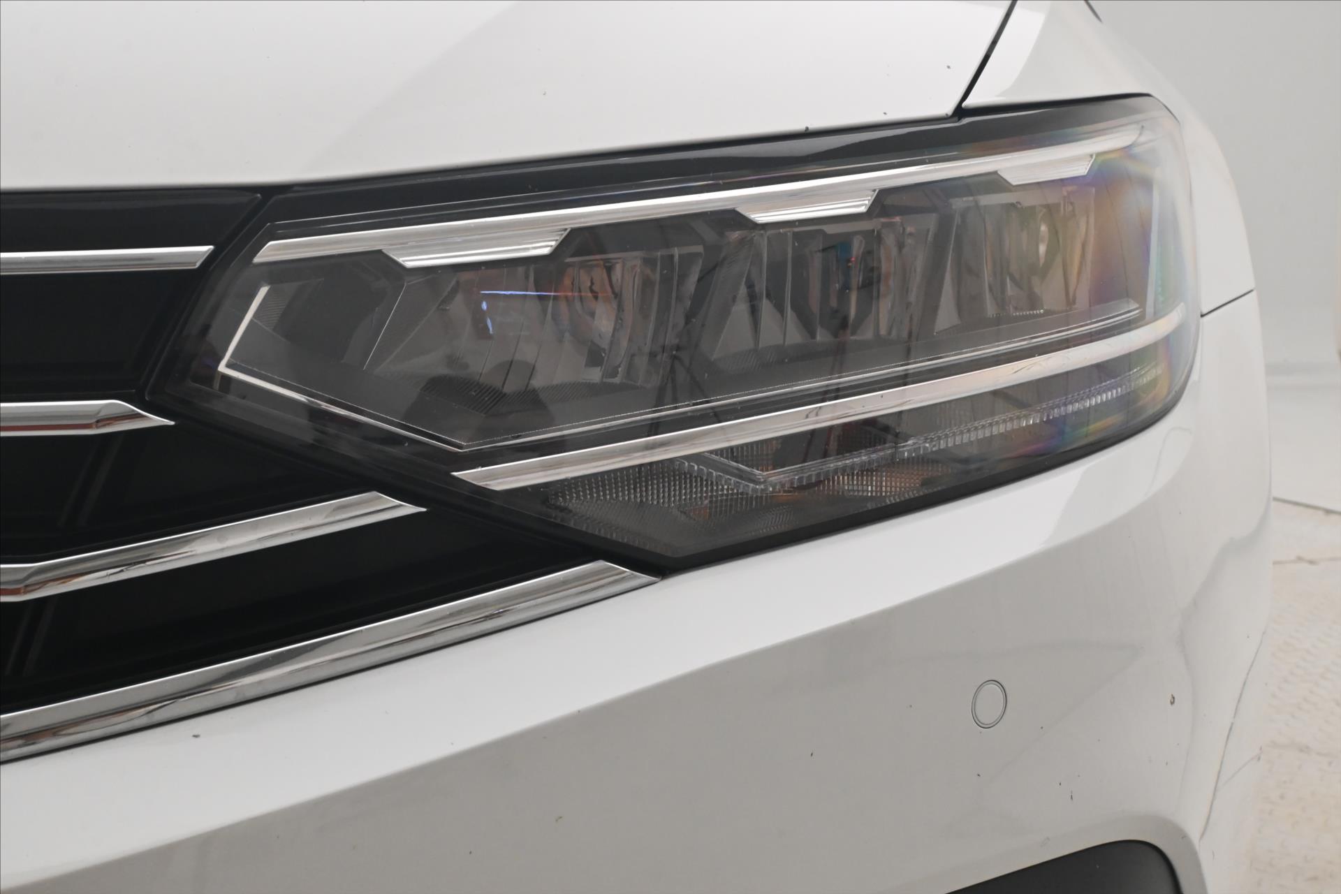 Main photo of the car Volkswagen Passat 2.0 TDI 110kW DSG Business Warranty up to 5 years (29)