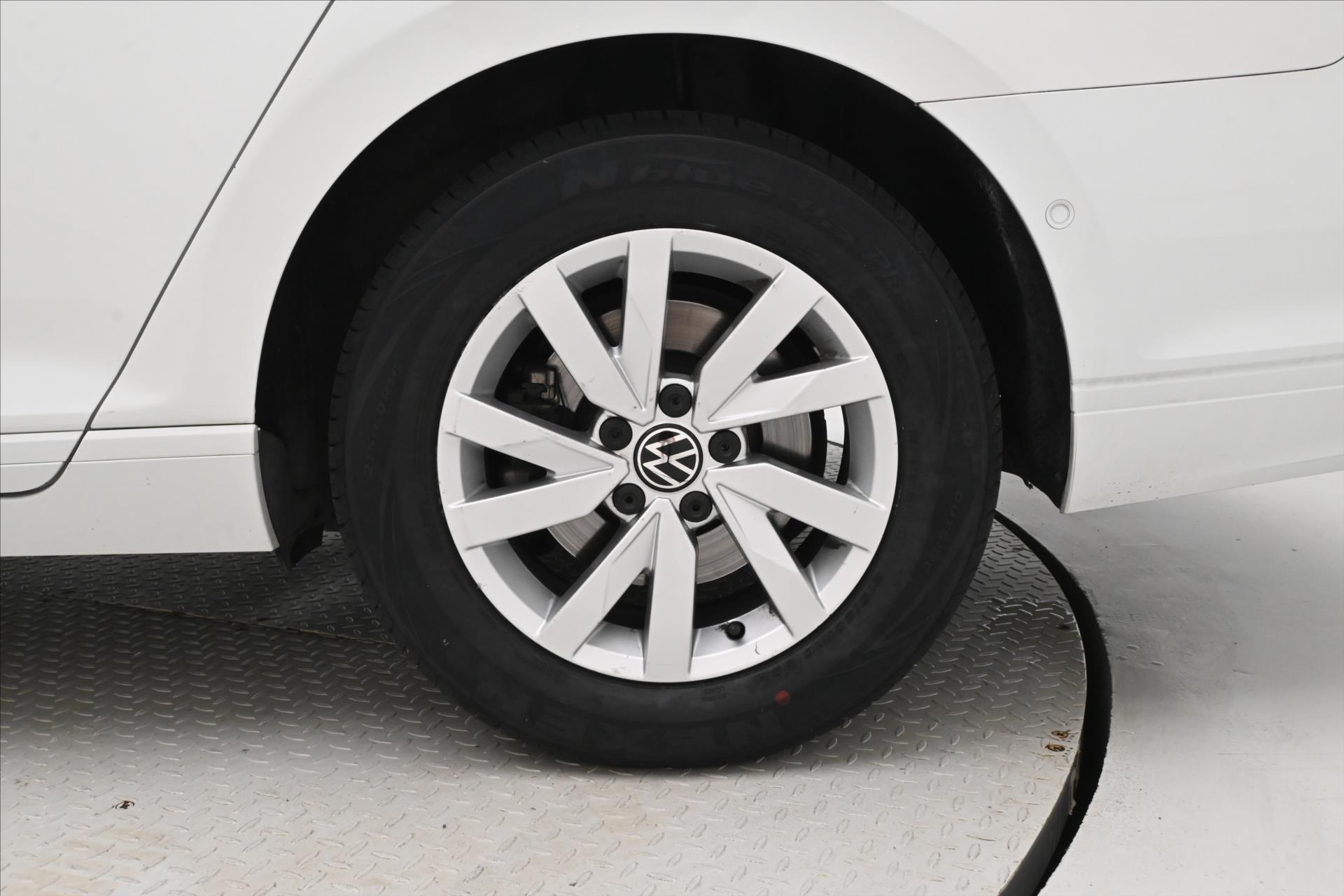 Main photo of the car Volkswagen Passat 2.0 TDI 110kW DSG Business Warranty up to 5 years (31)