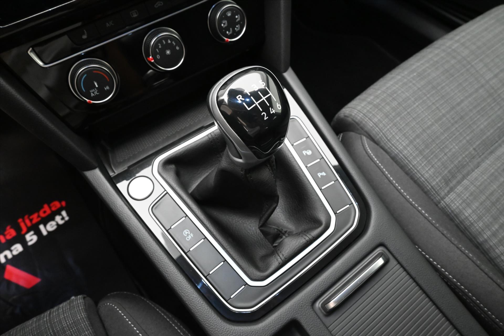 Hlavní fotografie vozu Volkswagen Passat 1,5 TSI 110 kW Business Záruka až 5 let (23)