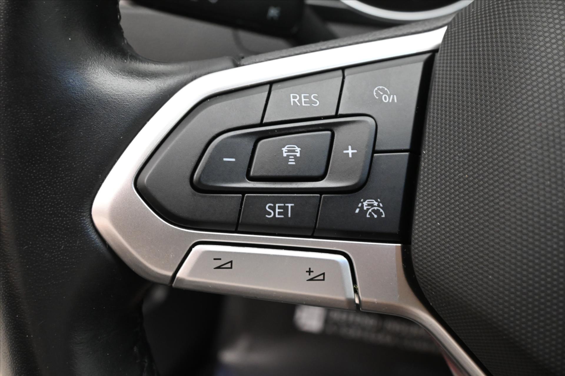 Hlavní fotografie vozu Volkswagen Passat 1,5 TSI 110 kW Business Záruka až 5 let (24)