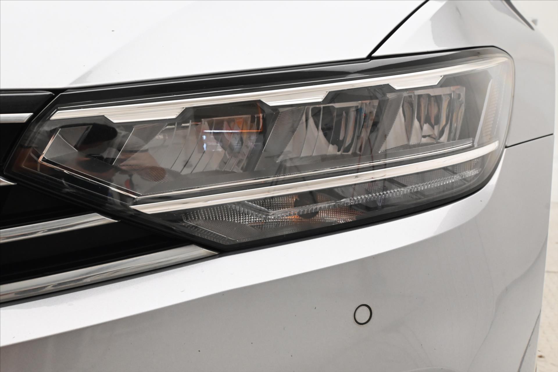 Main photo of the car Volkswagen Passat 1.5 TSI 110 kW Business Warranty up to 5 years (29)