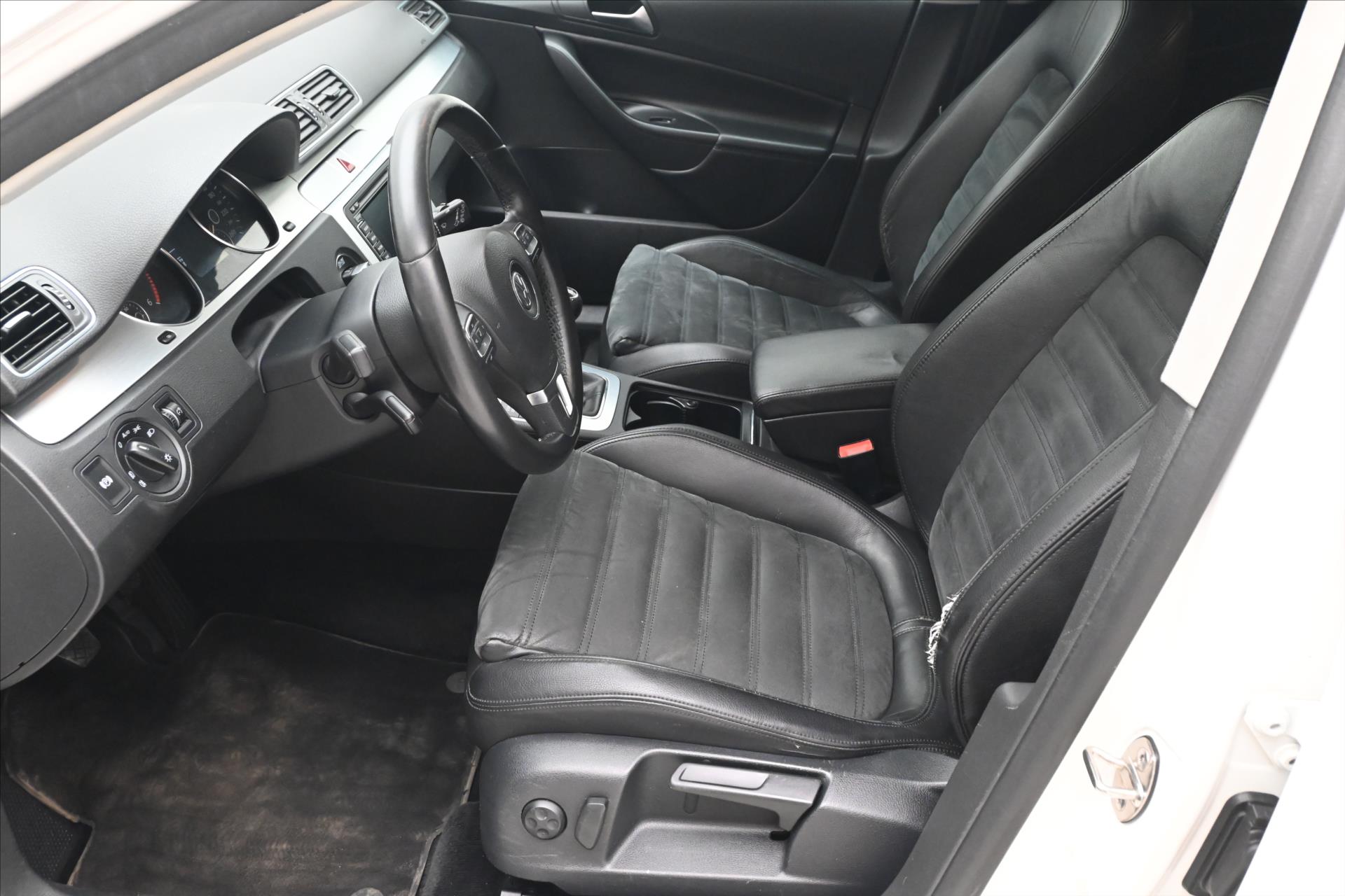 Hlavní fotografie vozu Volkswagen Passat 2,0 TDI 103kW 4x4 Manuál (13)