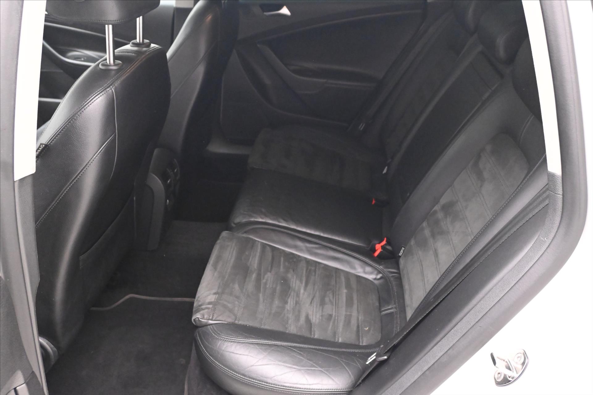 Hlavní fotografie vozu Volkswagen Passat 2,0 TDI 103kW 4x4 Manuál (14)