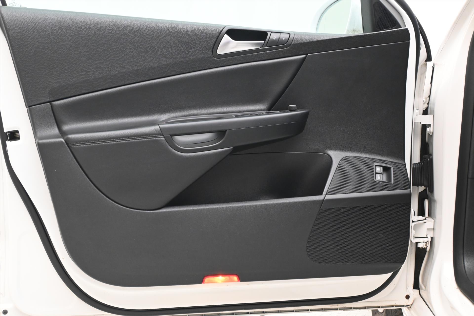 Hlavní fotografie vozu Volkswagen Passat 2,0 TDI 103kW 4x4 Manuál (22)