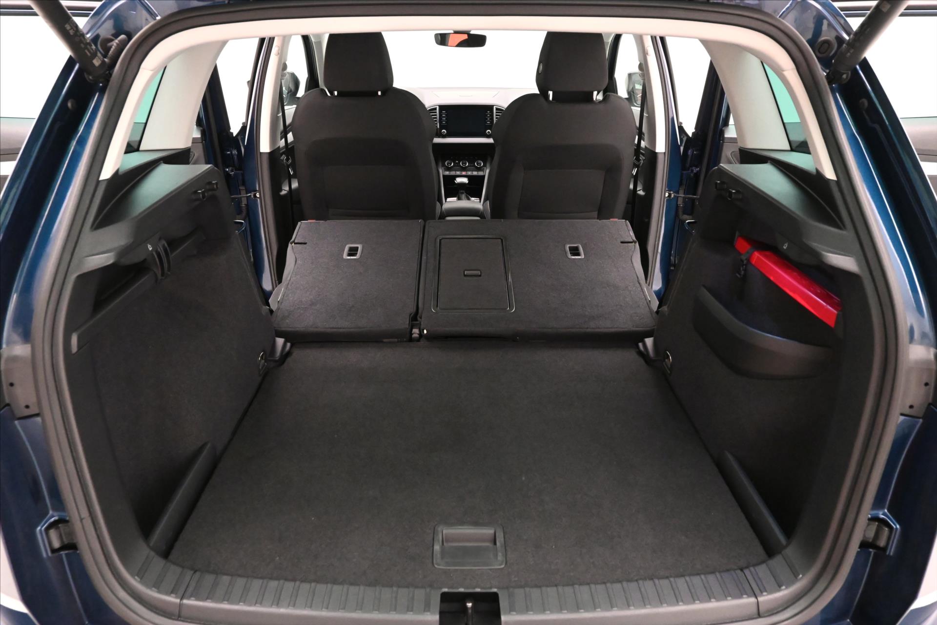 Hlavní fotografie vozu Škoda Karoq 2,0 TDI 110kW 4x4 DSG TOUR Záruka až 5 let (10)