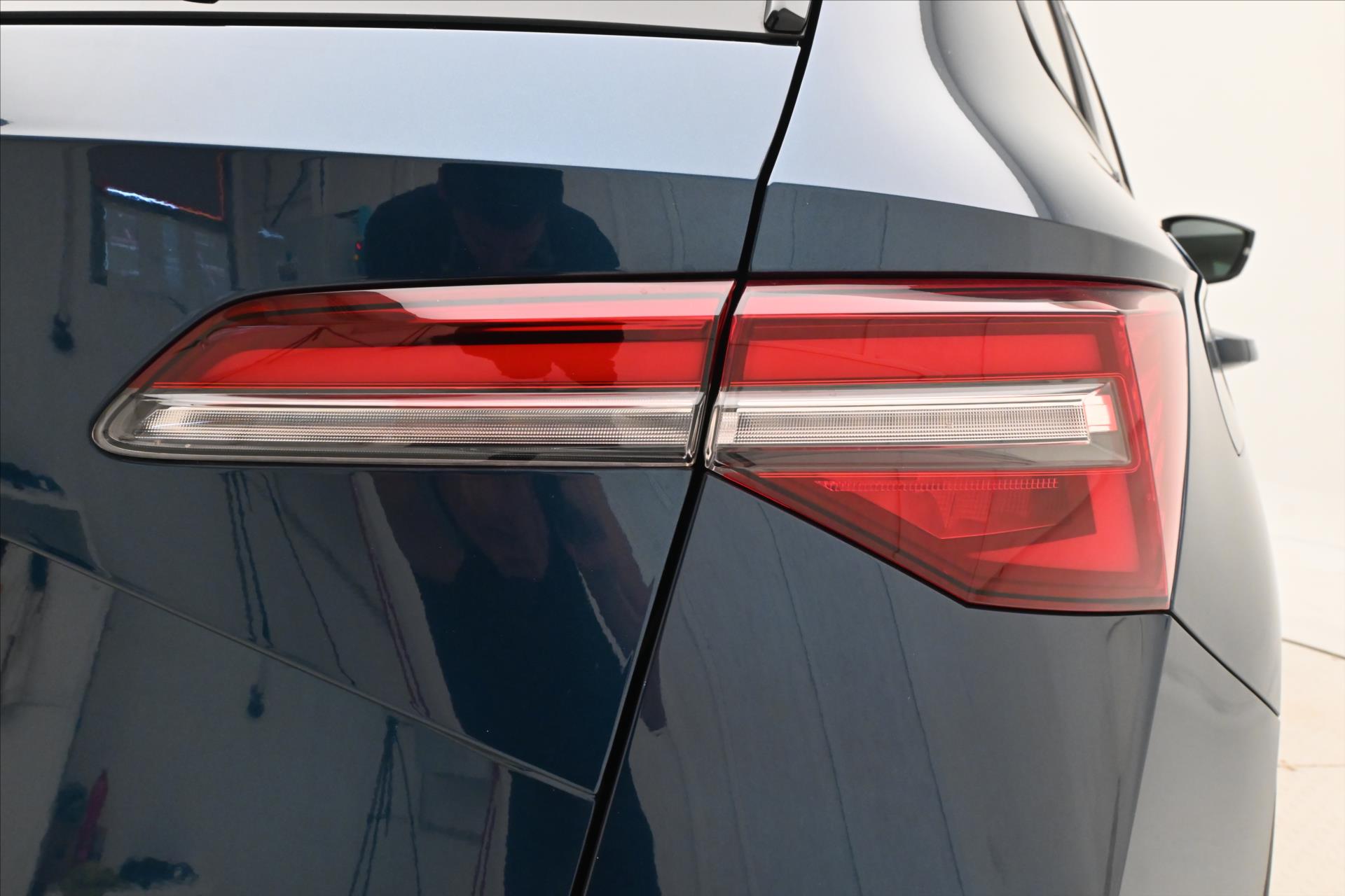 Hlavní fotografie vozu Škoda Karoq 2,0 TDI 110kW 4x4 DSG TOUR Záruka až 5 let (30)