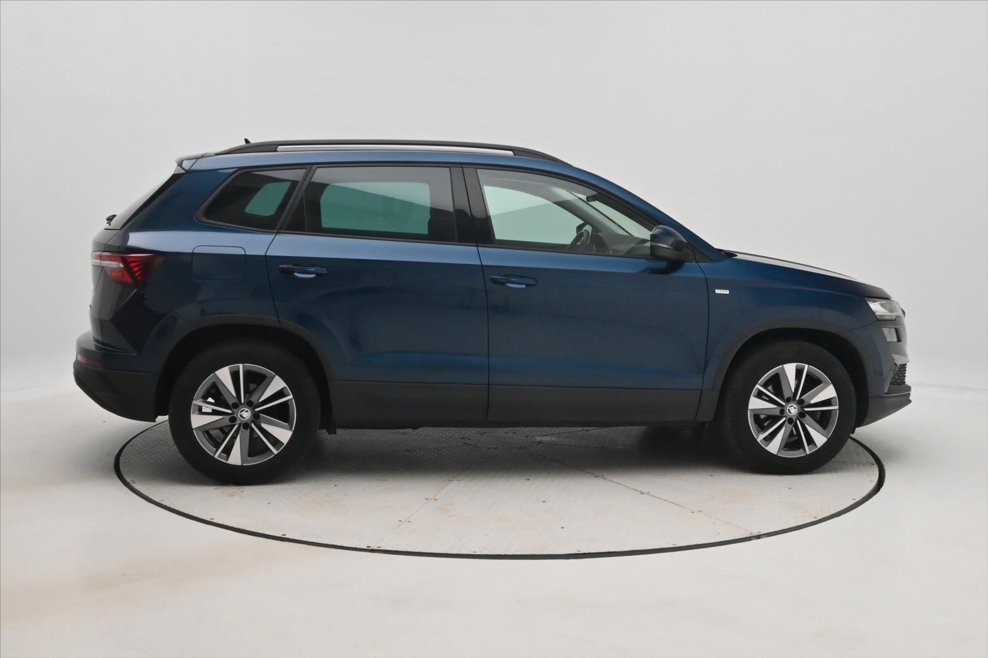 Hlavní fotografie vozu Škoda Karoq 2,0 TDI 110kW 4x4 DSG TOUR Záruka až 5 let (4)
