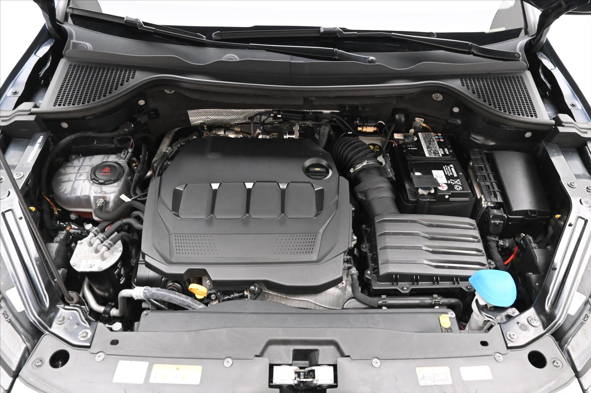 Hlavní fotografie vozu Škoda Karoq 2,0 TDI 110kW 4x4 DSG TOUR Záruka až 5 let (9)