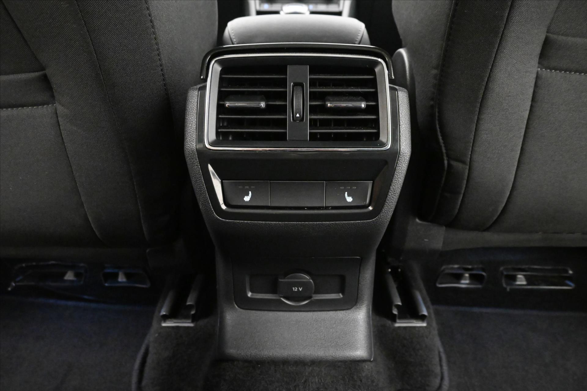 Main photo of the car Skoda Karoq 2.0 TDI 110kW DSG Style Warranty up to 5 years (21)