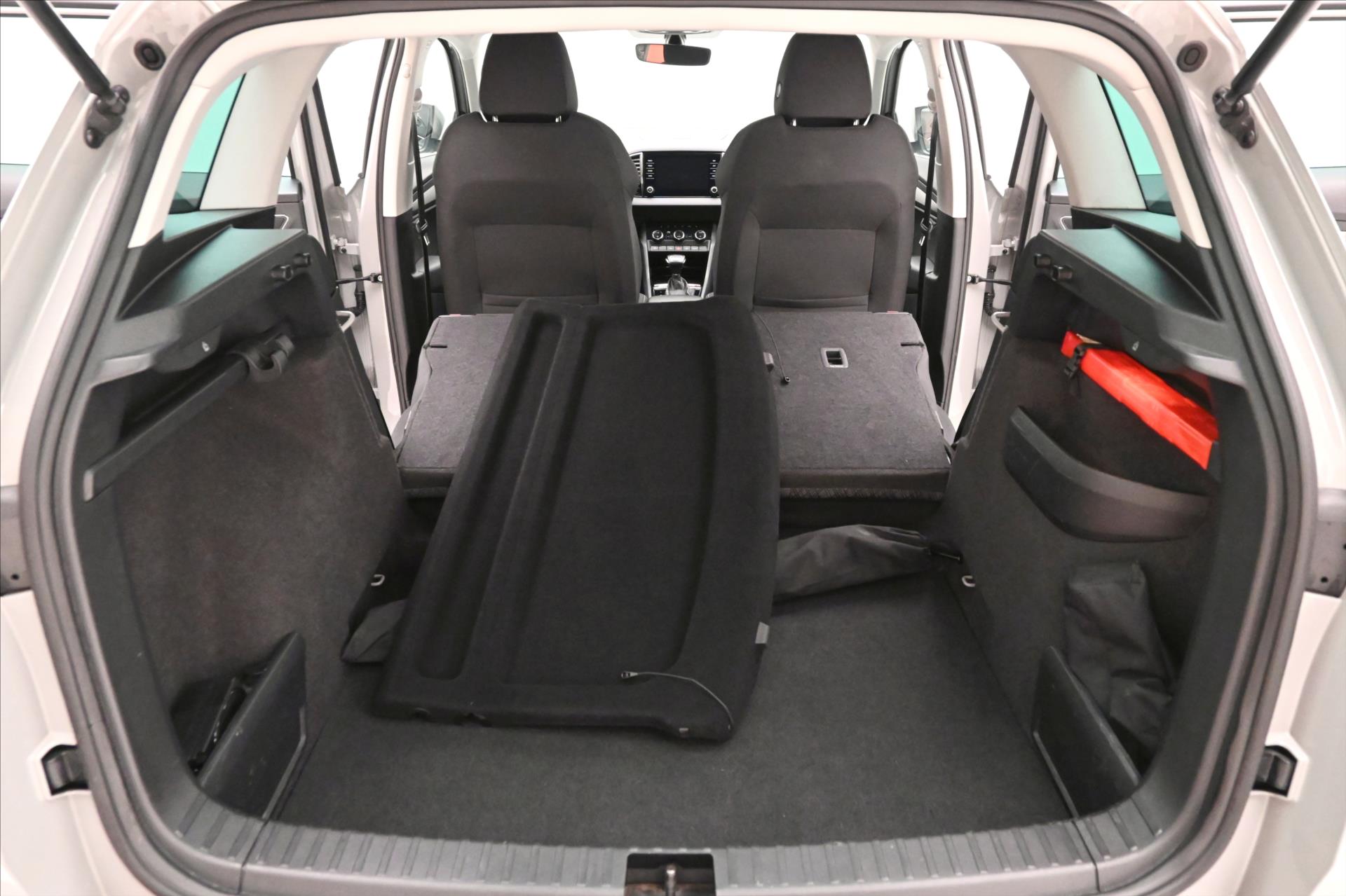 Main photo of the car Skoda Karoq 2,0 TDI 110 kW 4x4 DSG Style Záruka až 5 let (12)