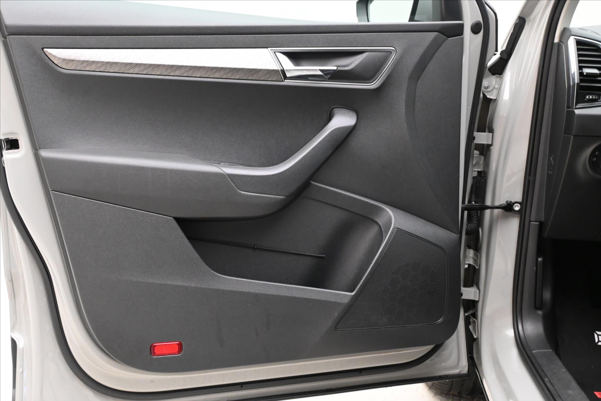 Main photo of the car Skoda Karoq 2,0 TDI 110 kW 4x4 DSG Style Záruka až 5 let (24)