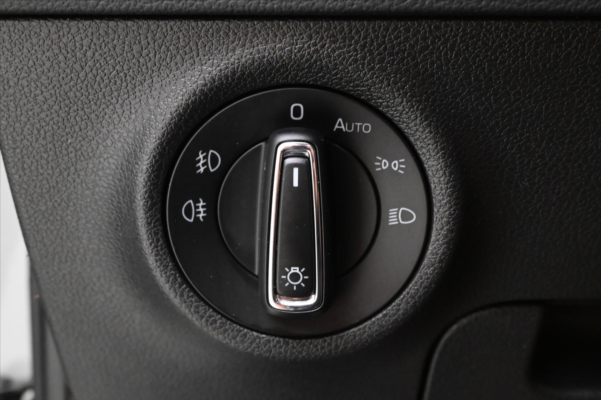 Main photo of the car Skoda Karoq 2,0 TDI 110 kW 4x4 DSG Style Záruka až 5 let (26)