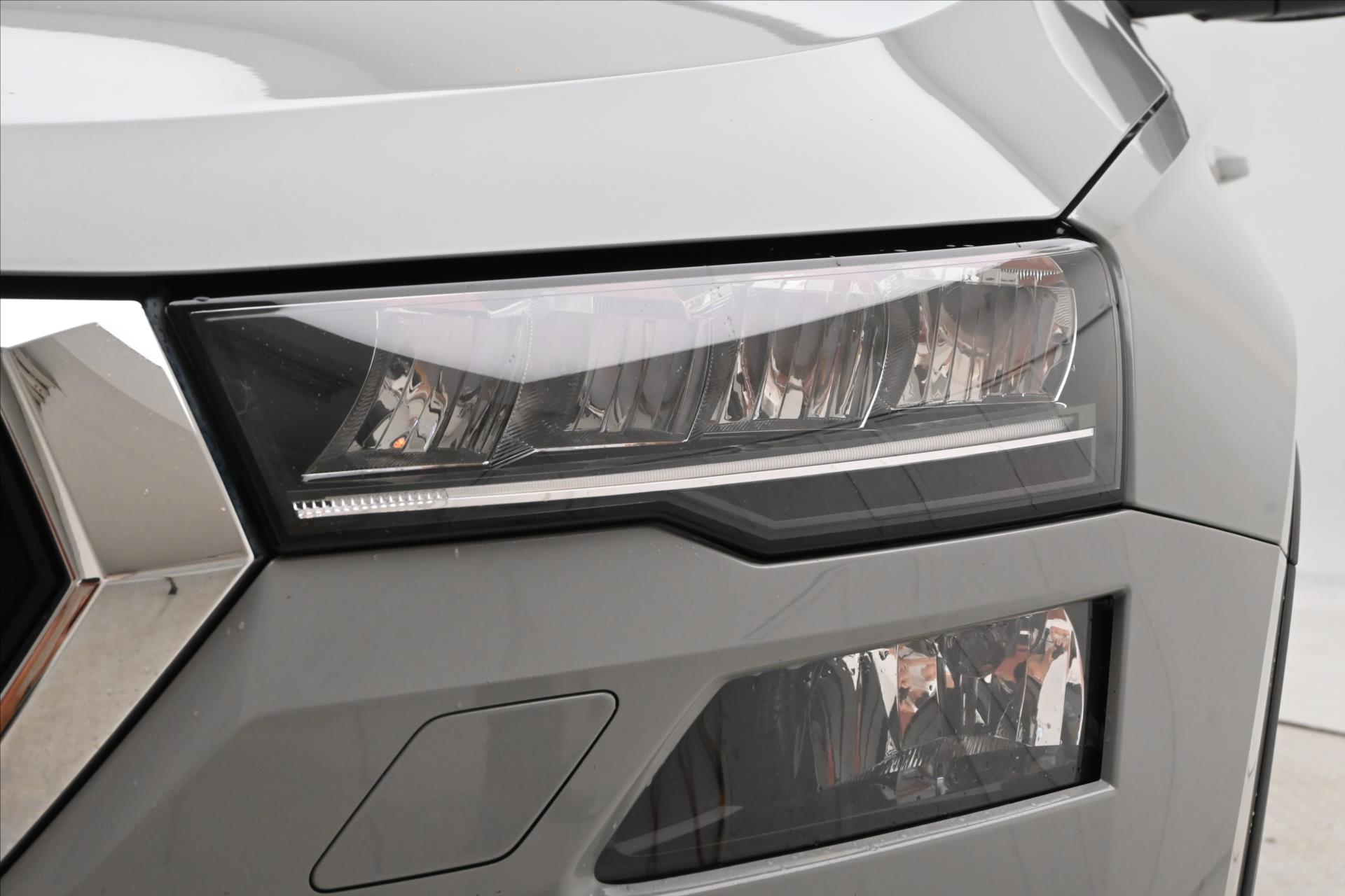Main photo of the car Skoda Karoq 2,0 TDI 110 kW 4x4 DSG Style Záruka až 5 let (29)