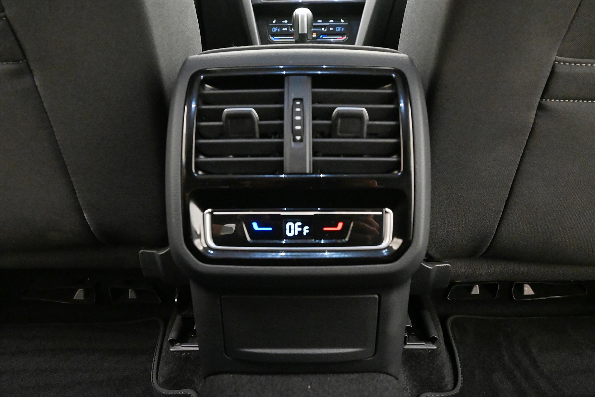 Main photo of the car Volkswagen Passat 2.0 TDI 110kW DSG Business Warranty up to 5 years (22)