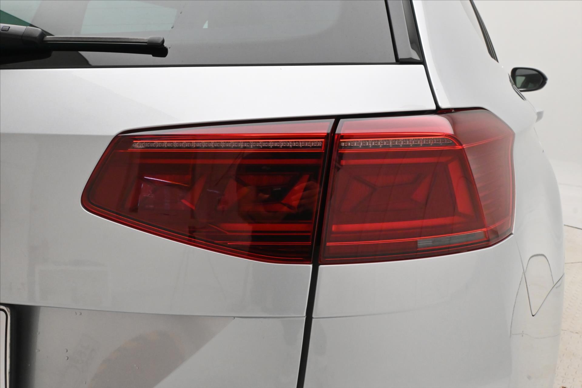 Main photo of the car Volkswagen Passat 2.0 TDI 110kW DSG Business Warranty up to 5 years (30)